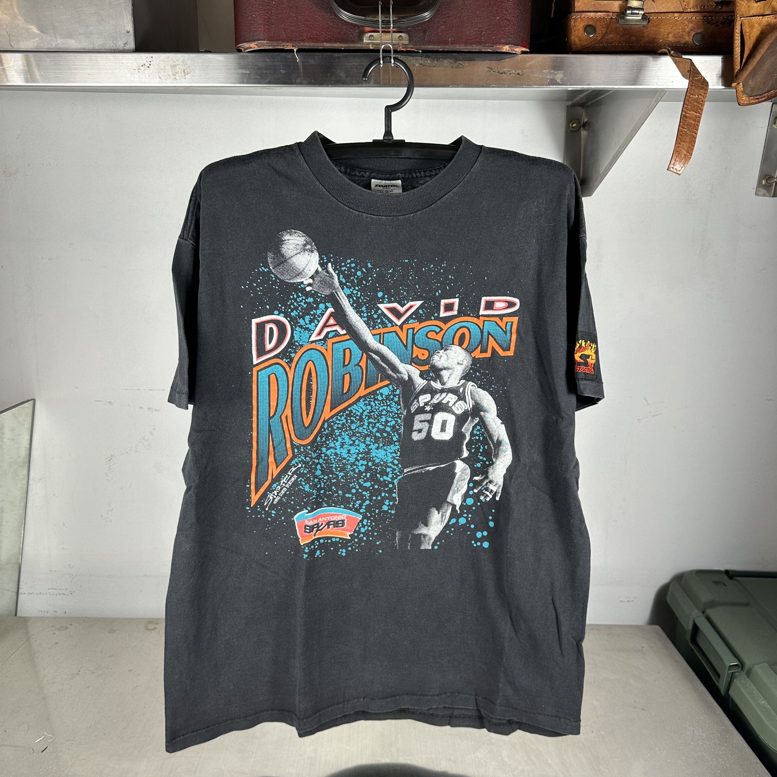 Vintage 1990 David Robinson San Antonio Spurs NBA Starter T-Shirt Size US XL / EU 56 / 4 - 1 Thumbnail