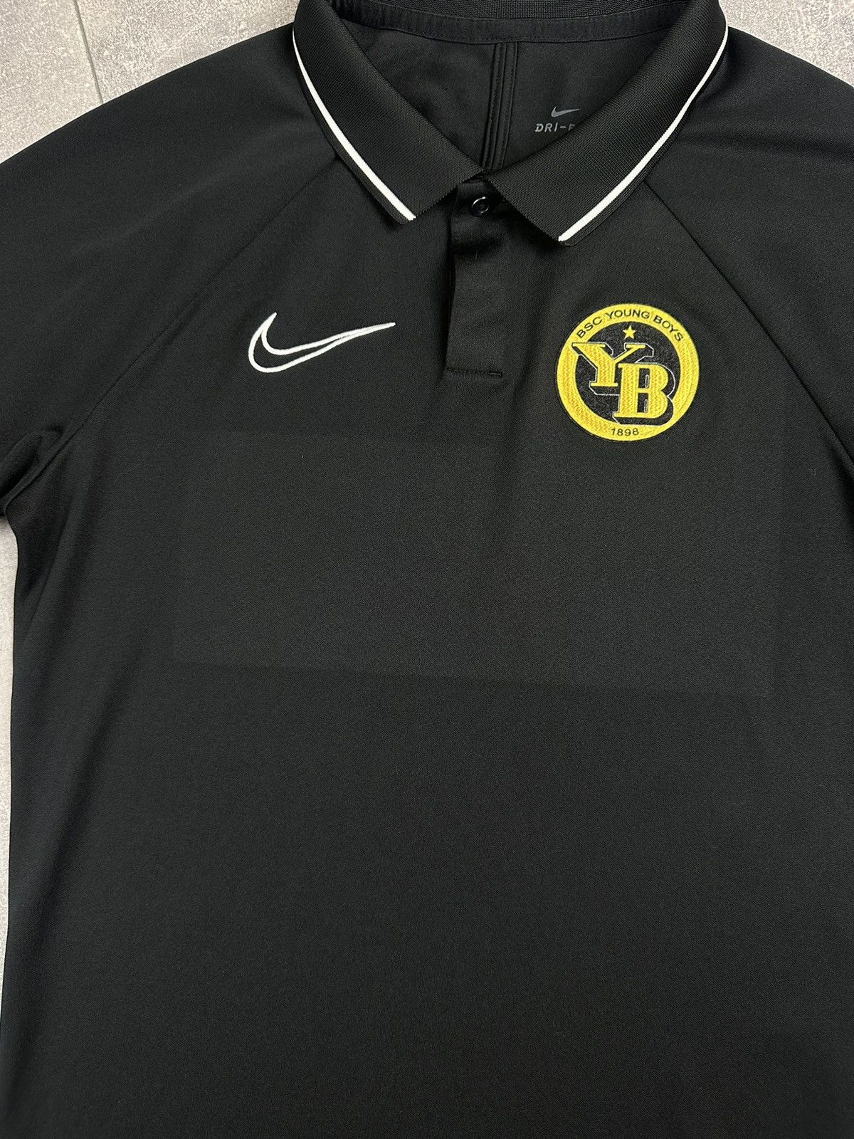Nike Nike BSC Young Boys Polo Soccer Football Jersey 2019/20 Size US S / EU 44-46 / 1 - 4 Thumbnail