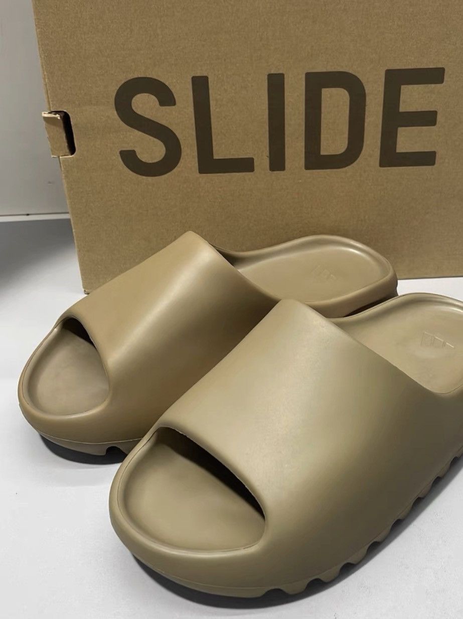 Adidas Adidas Yeezy Slide Brown FV8425 K37 Size US 8 / IT 38 - 1 Thumbnail