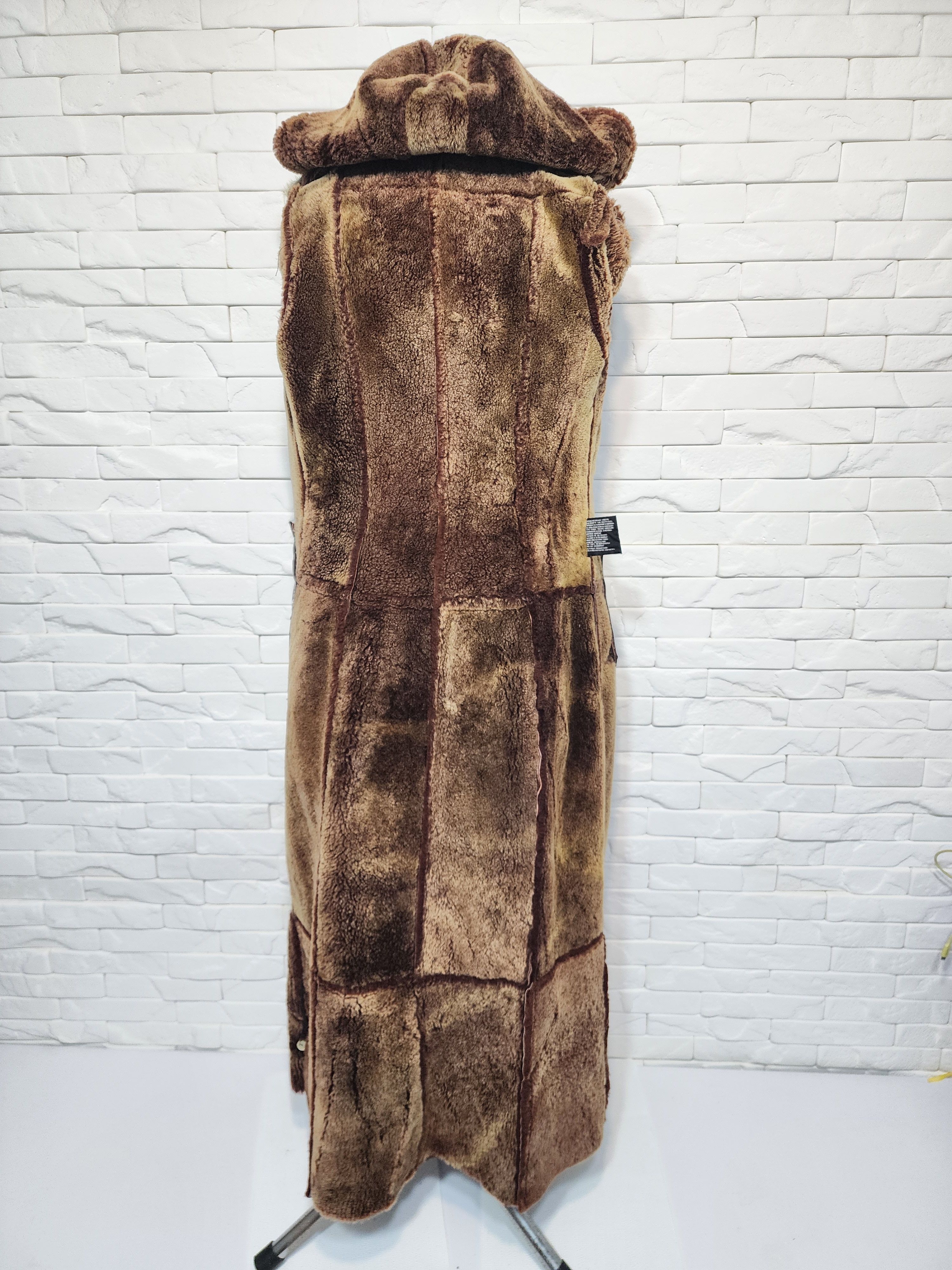 Uniqlo Women's Brown Sheepskin Coat: Genuine Fur Hood Size M / US 6-8 / IT 42-44 - 7 Thumbnail