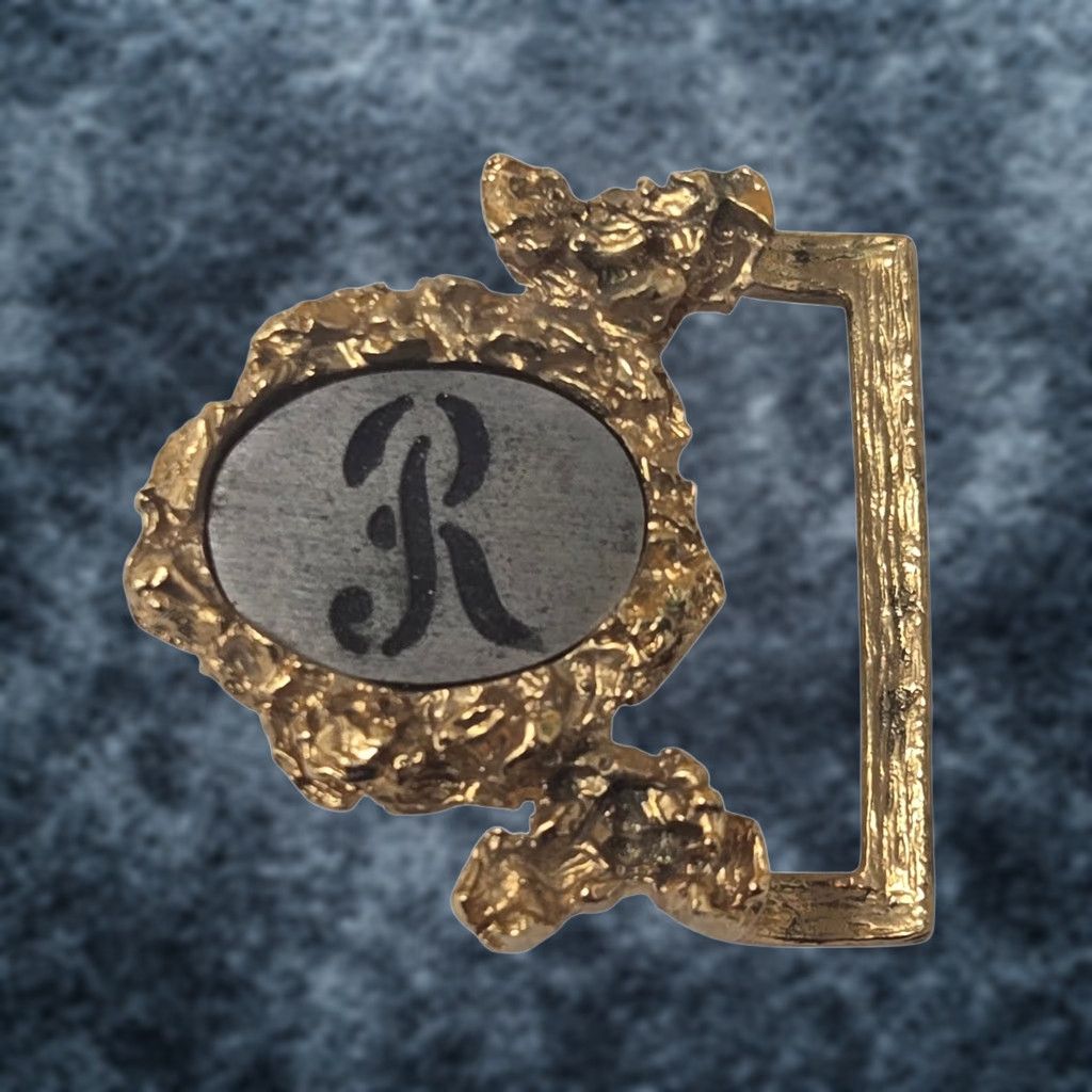 Vintage VINTAGE MCM Master Plate Letter “R” Monogram Belt Buckle Men’s Unisex Metal Art Deco Belt Buckle R Monogram Size ONE SIZE - 1 Thumbnail