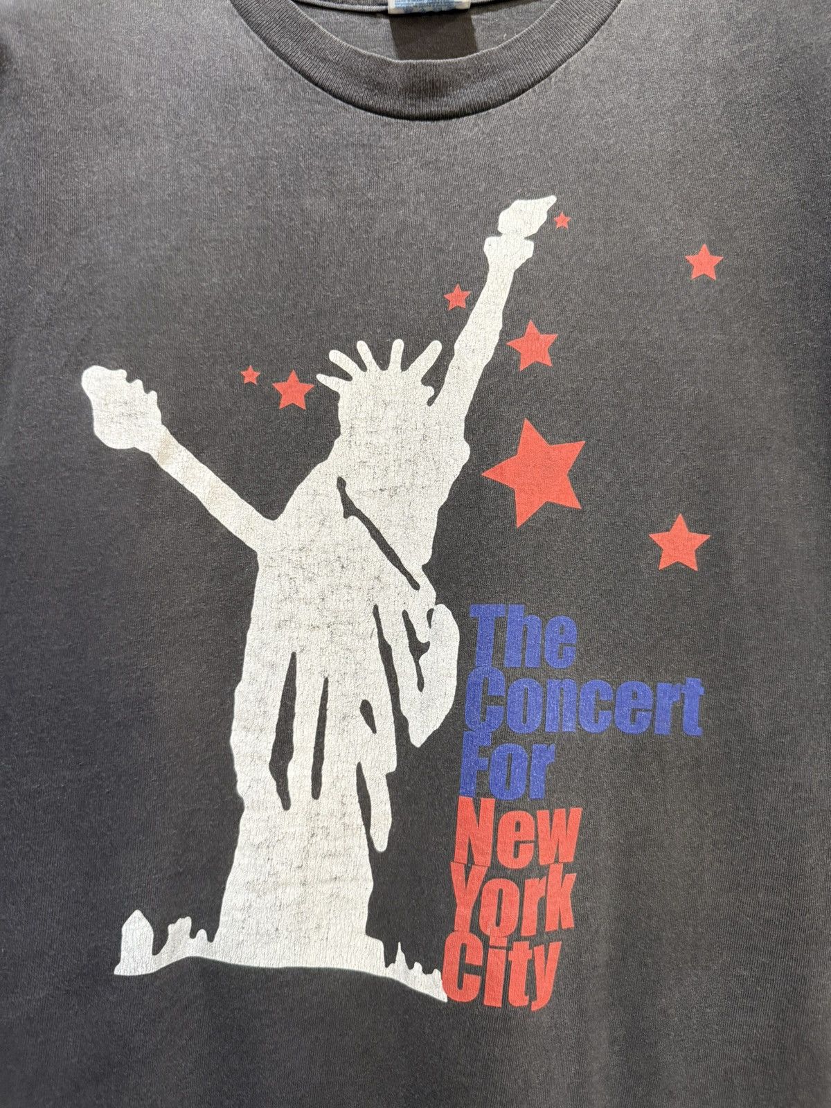 Band Tees Thrashed Vintage 90s The Concert For New York City Sun Faded Size US XL / EU 56 / 4 - 3 Thumbnail
