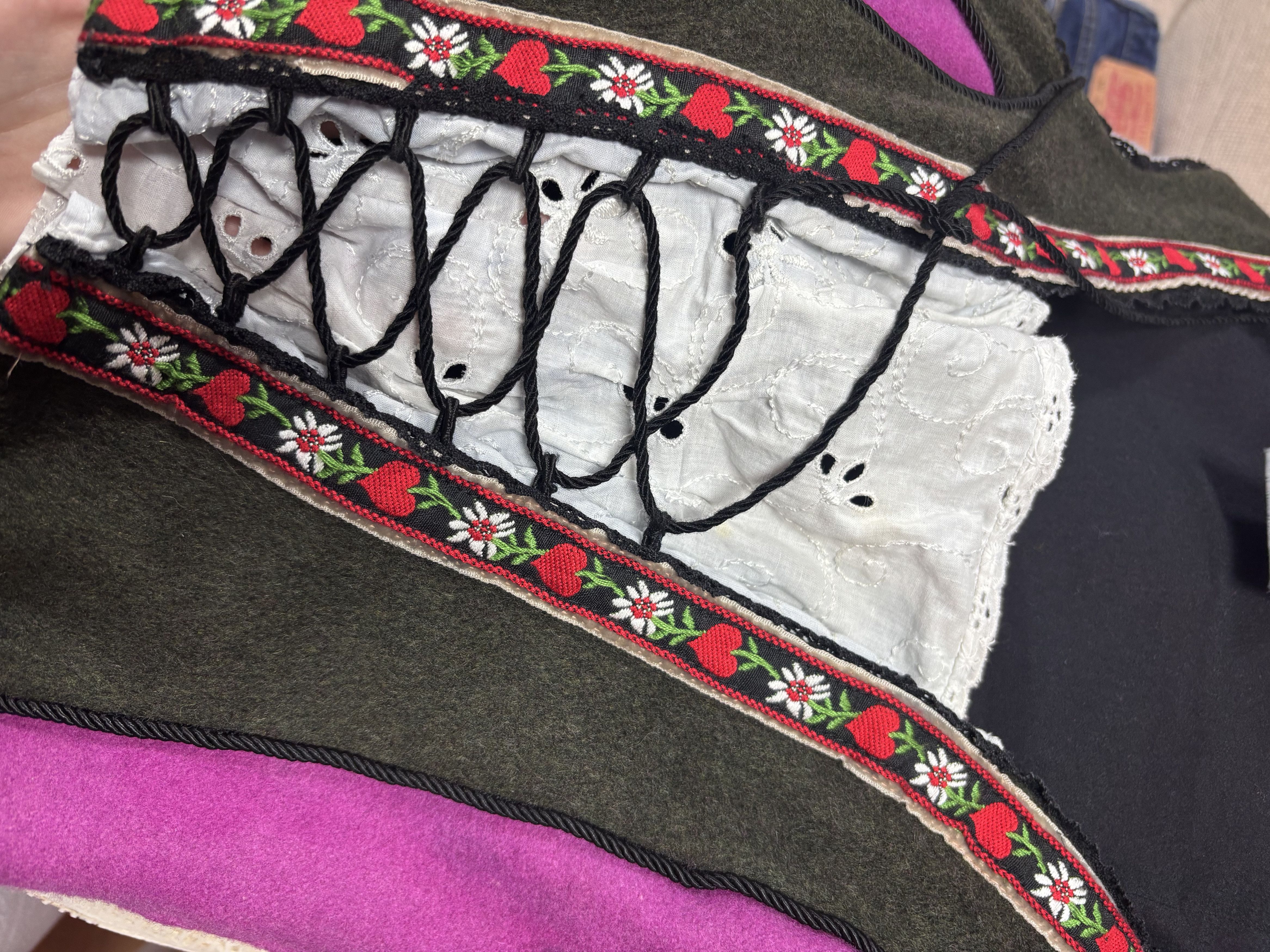 Dolce & Gabbana Dolce & Gabbana FW 2002 Bustier Dirndl Cottage Top (S) Size S / US 4 / IT 40 - 7 Thumbnail