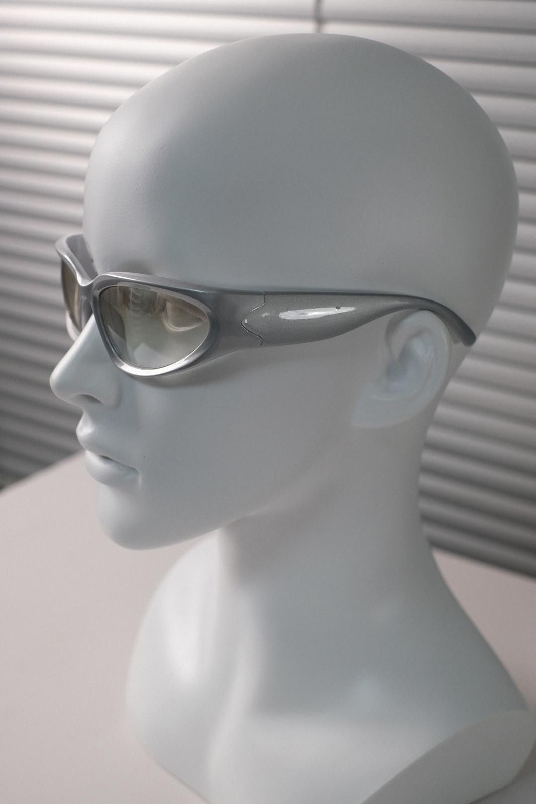 Japanese Brand Vtg Vintage Y2k Futuristic Sliver Sunglasses Unisex OS Size ONE SIZE - 7 Thumbnail