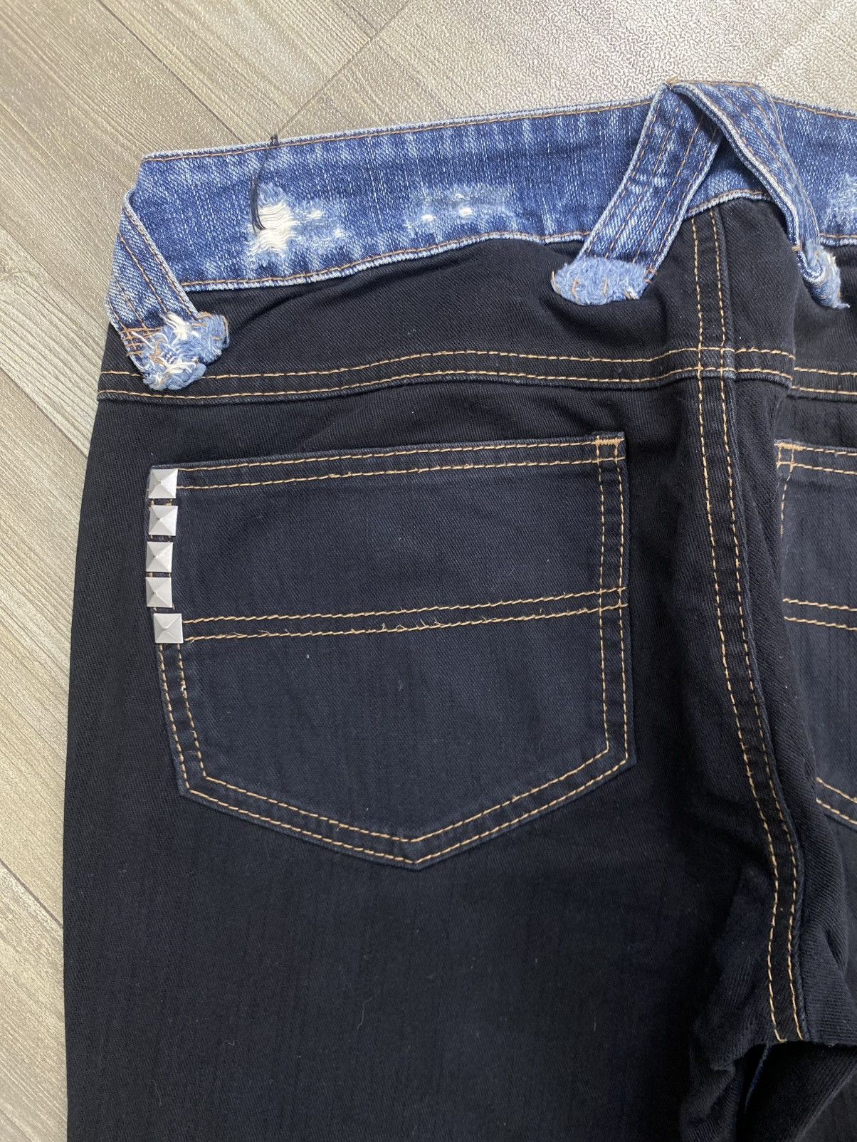 If Six Was Nine 2000s Algonquins Distressed Punk Studded Lgb Flared Jeans Size US 28 / EU 44 - 15 Thumbnail