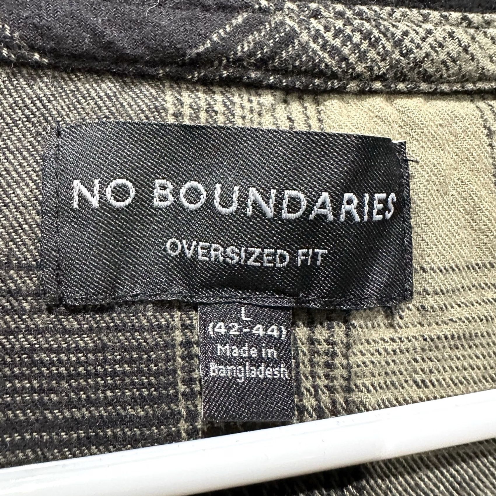 Vintage No Boundaries Shirt Mens Large Olive Green Plaid Hooded Flannel Oversized Fit Size US L / EU 52-54 / 3 - 3 Thumbnail