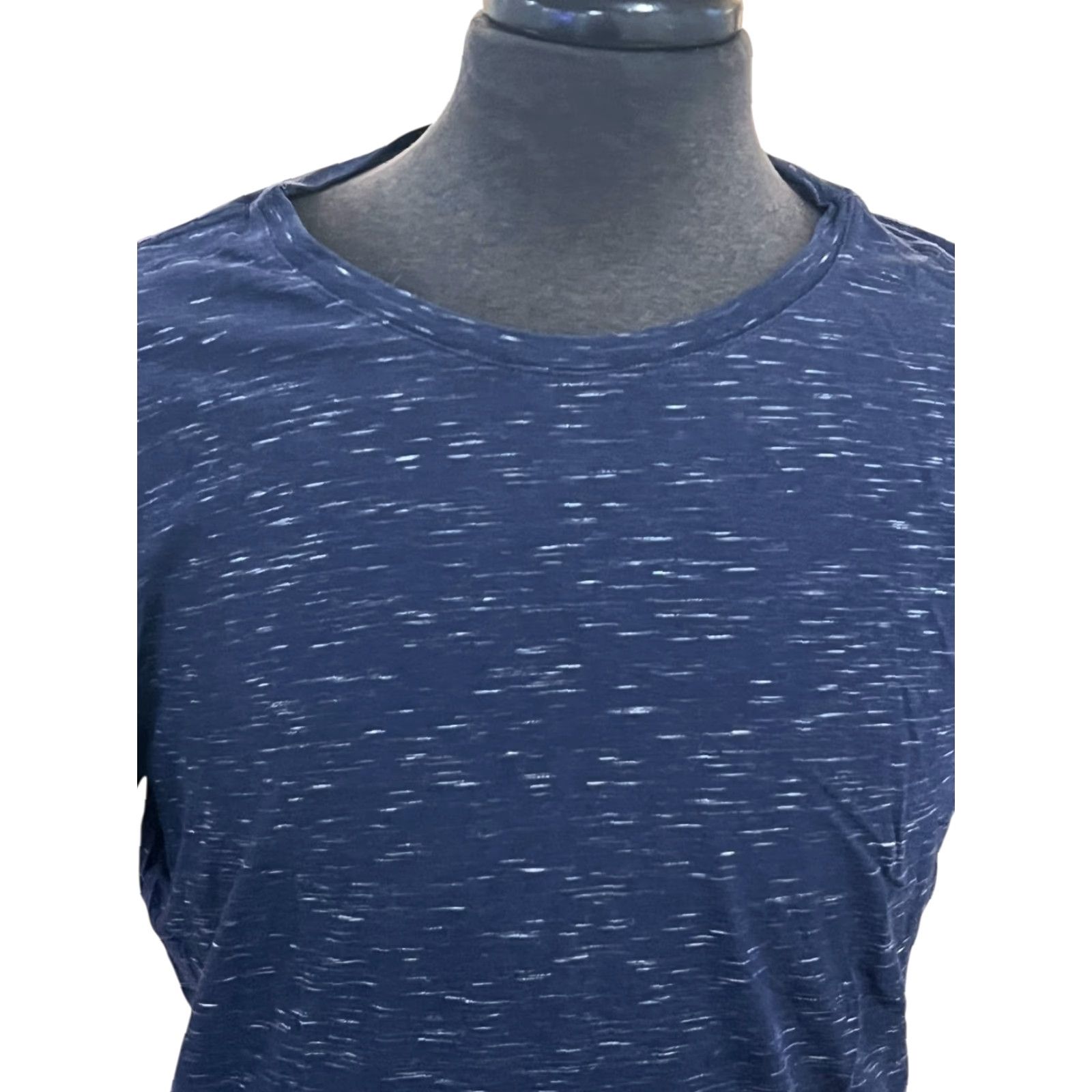Banana Republic Banana Republic T Shirt Mens Large Blue Heathered Space Dye Crew Neck Shirt Size US L / EU 52-54 / 3 - 2 Thumbnail