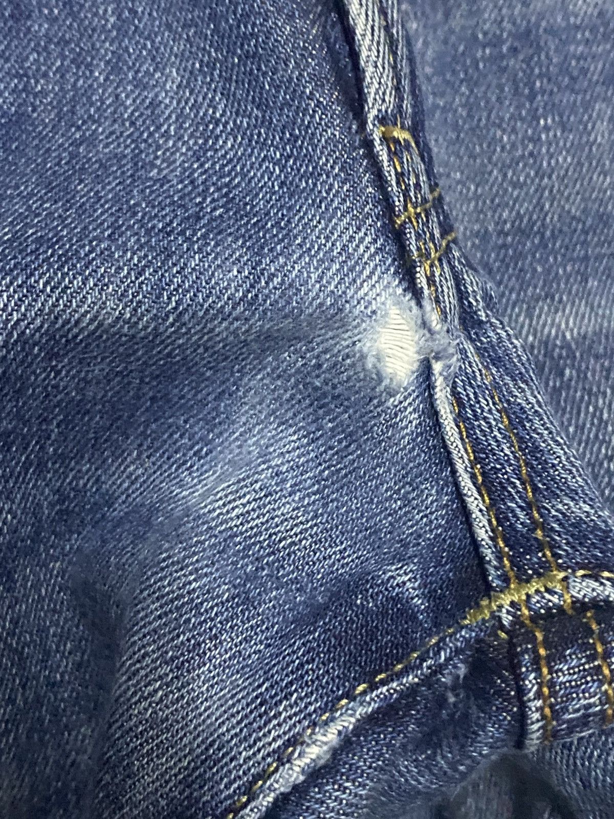 Uniqlo Vintage uniqlo Blue Wash Distressed Loose Jeans Size US 35 - 4 Thumbnail