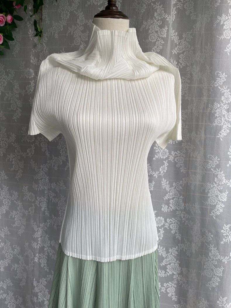 Issey Miyake Issey Miyake size:4 A light green pleated waltz skirt Size 22" - 6 Thumbnail