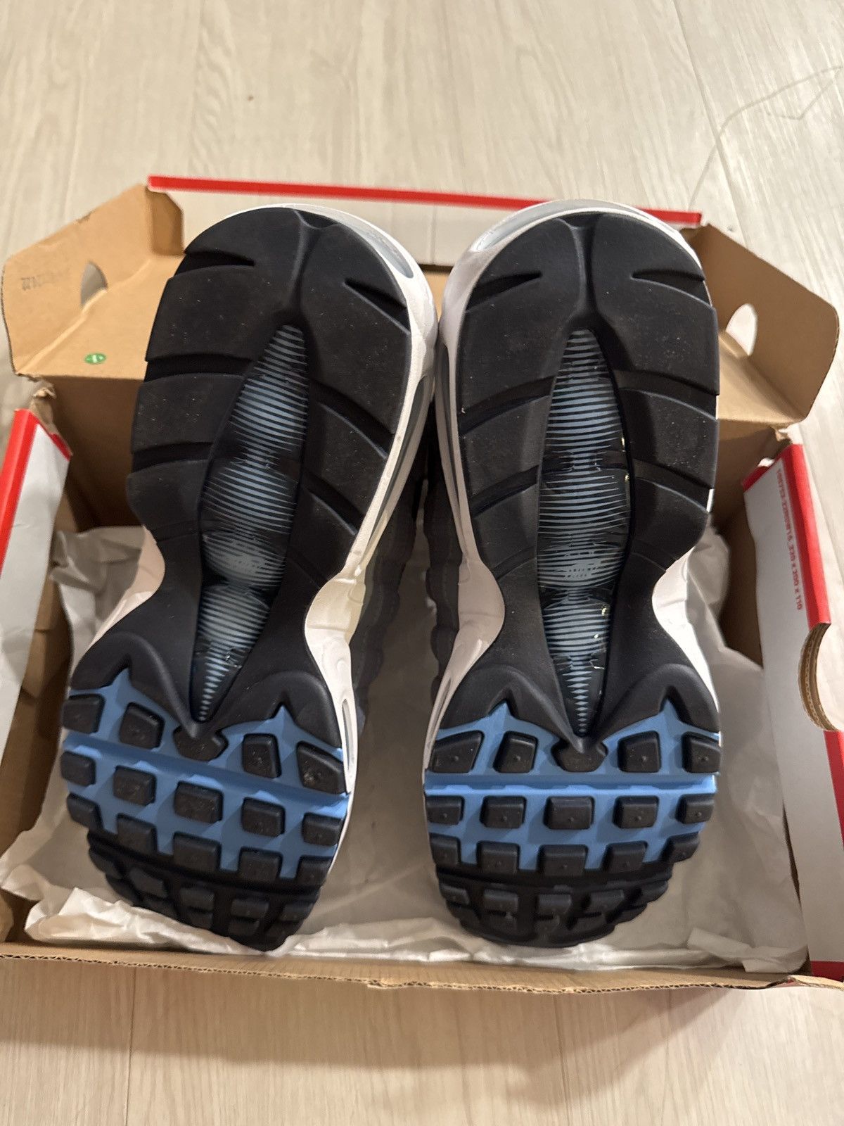 Nike Airmax 95s Size US 8.5 / EU 41-42 - 3 Thumbnail