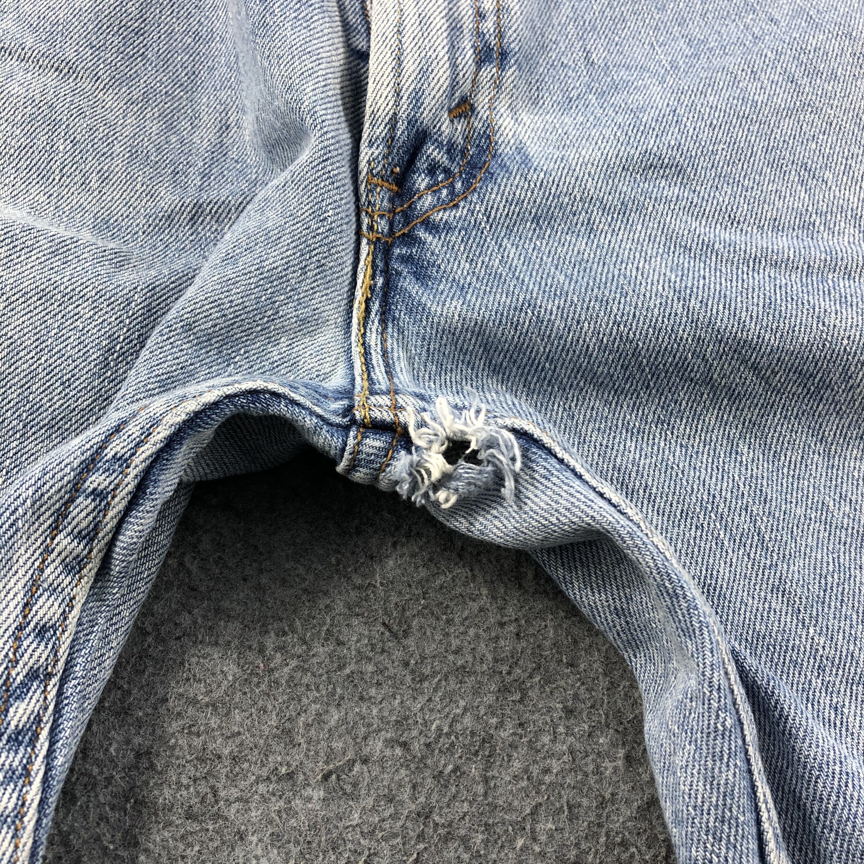 Levi's × Vintage Vintage Light Wash Levis 505 Jeans-JM1293 Size US 36 / EU 52 - 11 Thumbnail