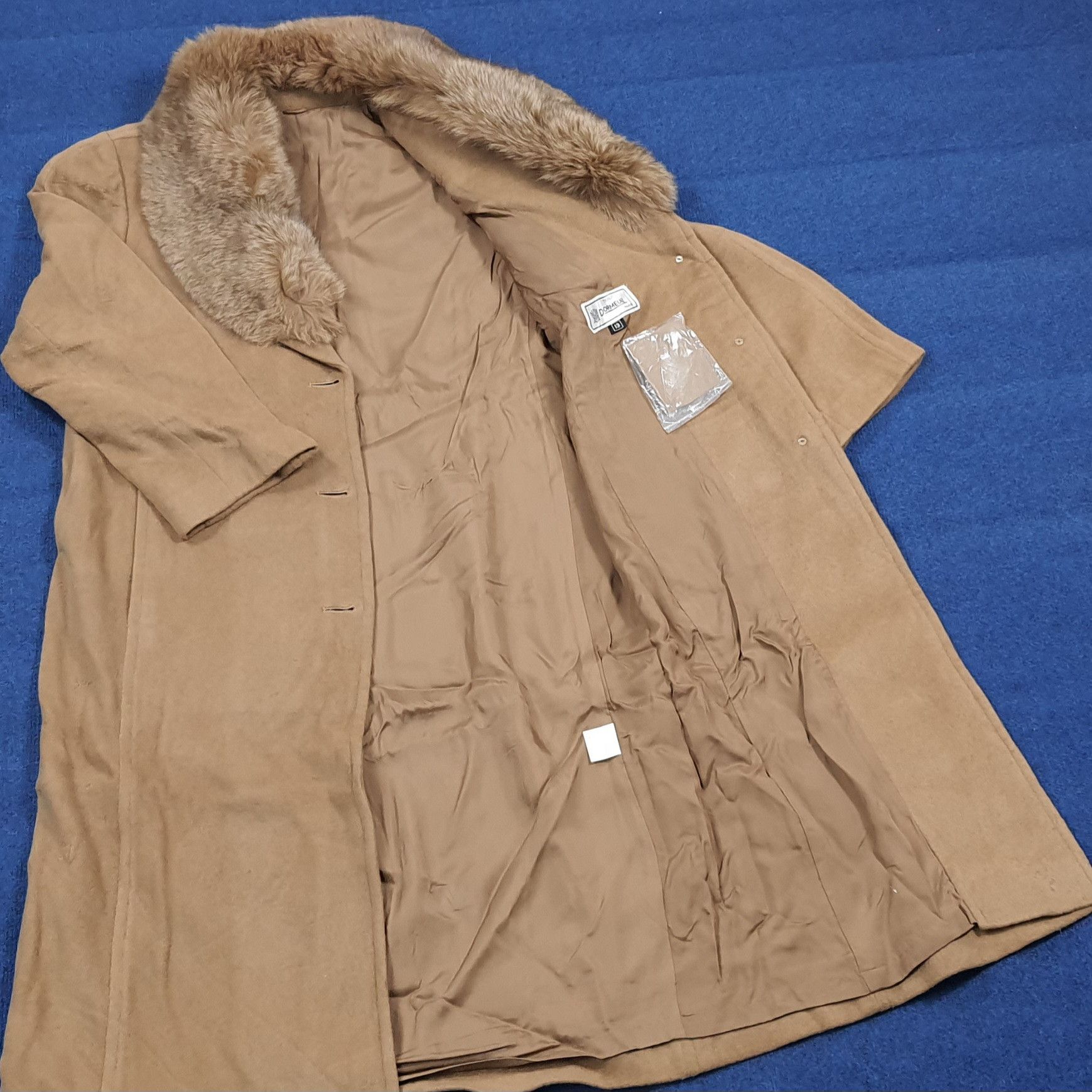Vintage Camel Long Coat by Dormeuil Paris Faux Fur Collar C306N4 Size US L / EU 52-54 / 3 - 4 Thumbnail