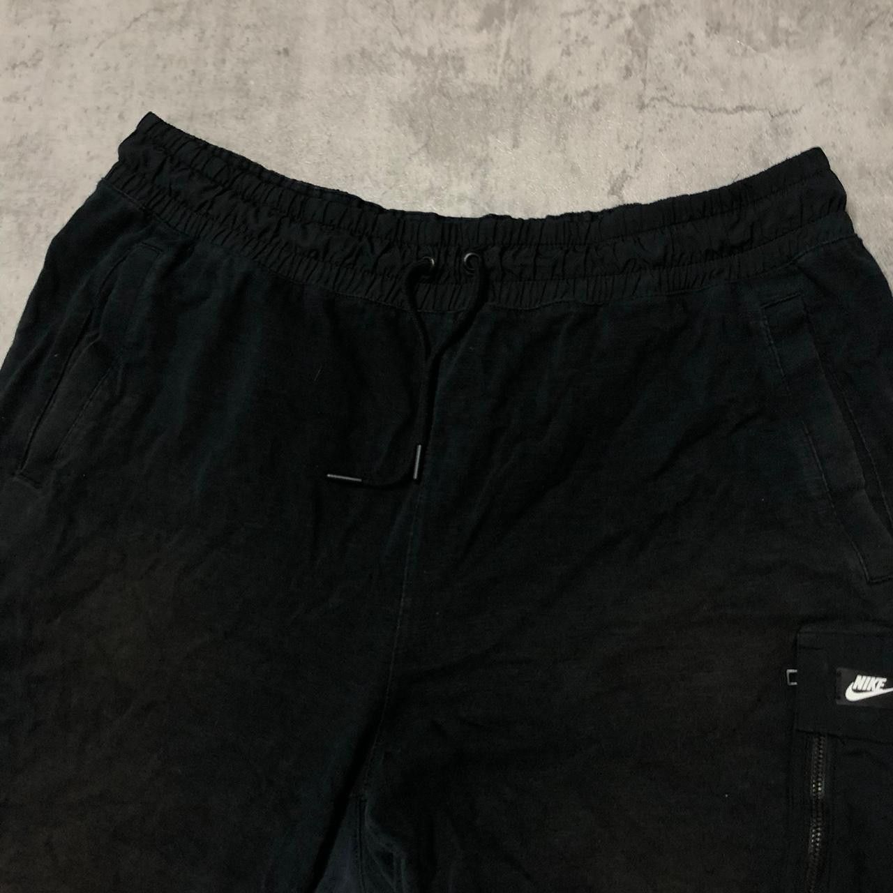 Nike Nike black cargo shorts #athleisure Size US XL / EU 56 / 4 - 2 Thumbnail