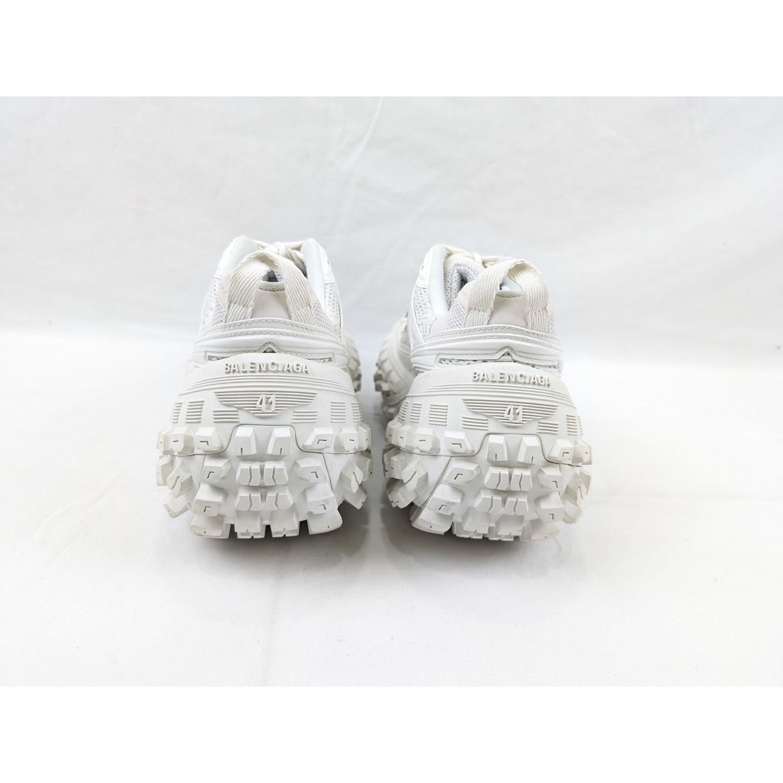 Balenciaga o1rshd1 Contrast Defender Bouncer in Eggshell/Black 46 Size US 13 / EU 46 - 18 Thumbnail