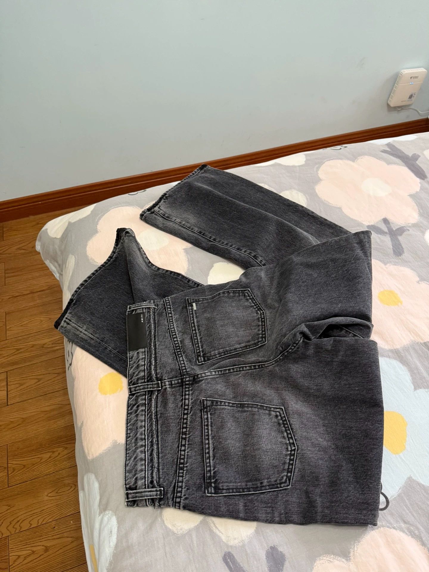 Amiri AMIRI jeans like new great fit & fabric 74-76 waist US29-30 Size US 29 - 5 Thumbnail
