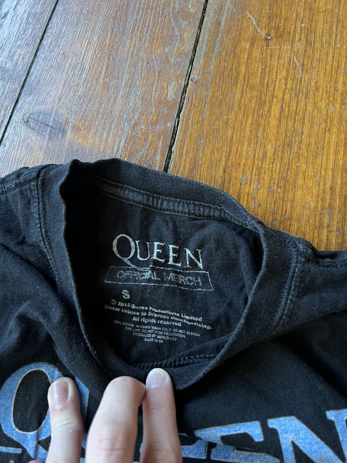 Band Tees 2016/2017 VINTAGE THE QUEEN 80’S TOUR BAND LOGO GRAPHIC TEE Size US S / EU 44-46 / 1 - 5 Thumbnail