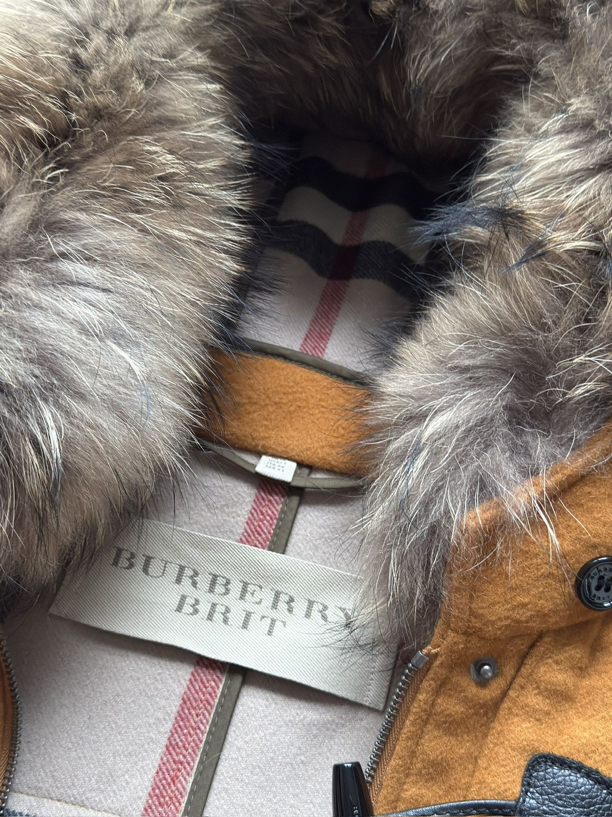 Burberry Coat Jacket Wool100% Burberry Brit with fur of raccoon Size L / US 10 / IT 46 - 2 Thumbnail