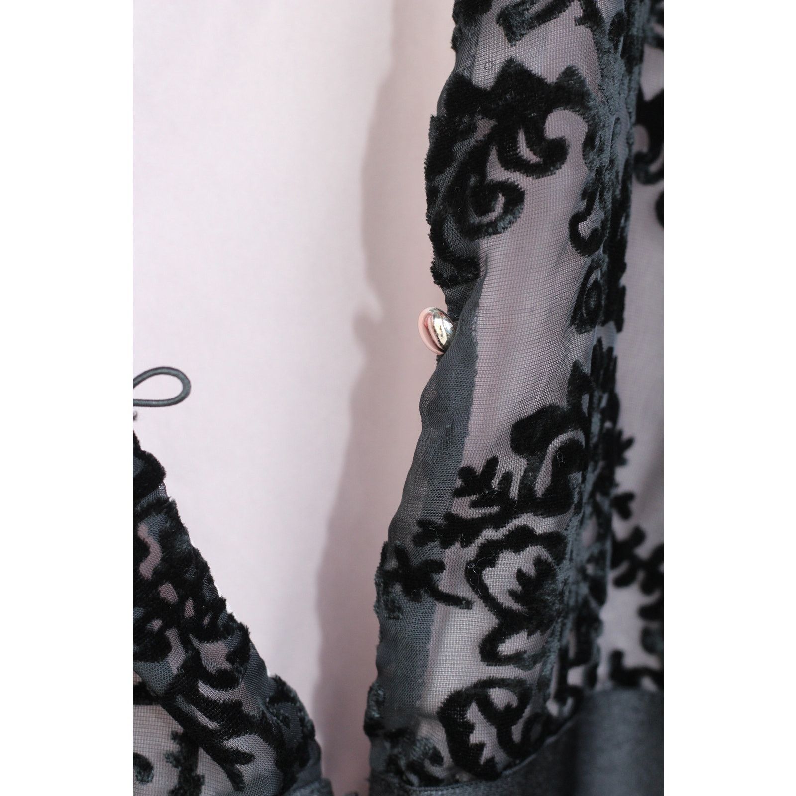 Target Basics New with Tags Xhilaration Velvet & Lace Knee-Length Dress XS Size XS / US 0-2 / IT 36-38 - 4 Thumbnail