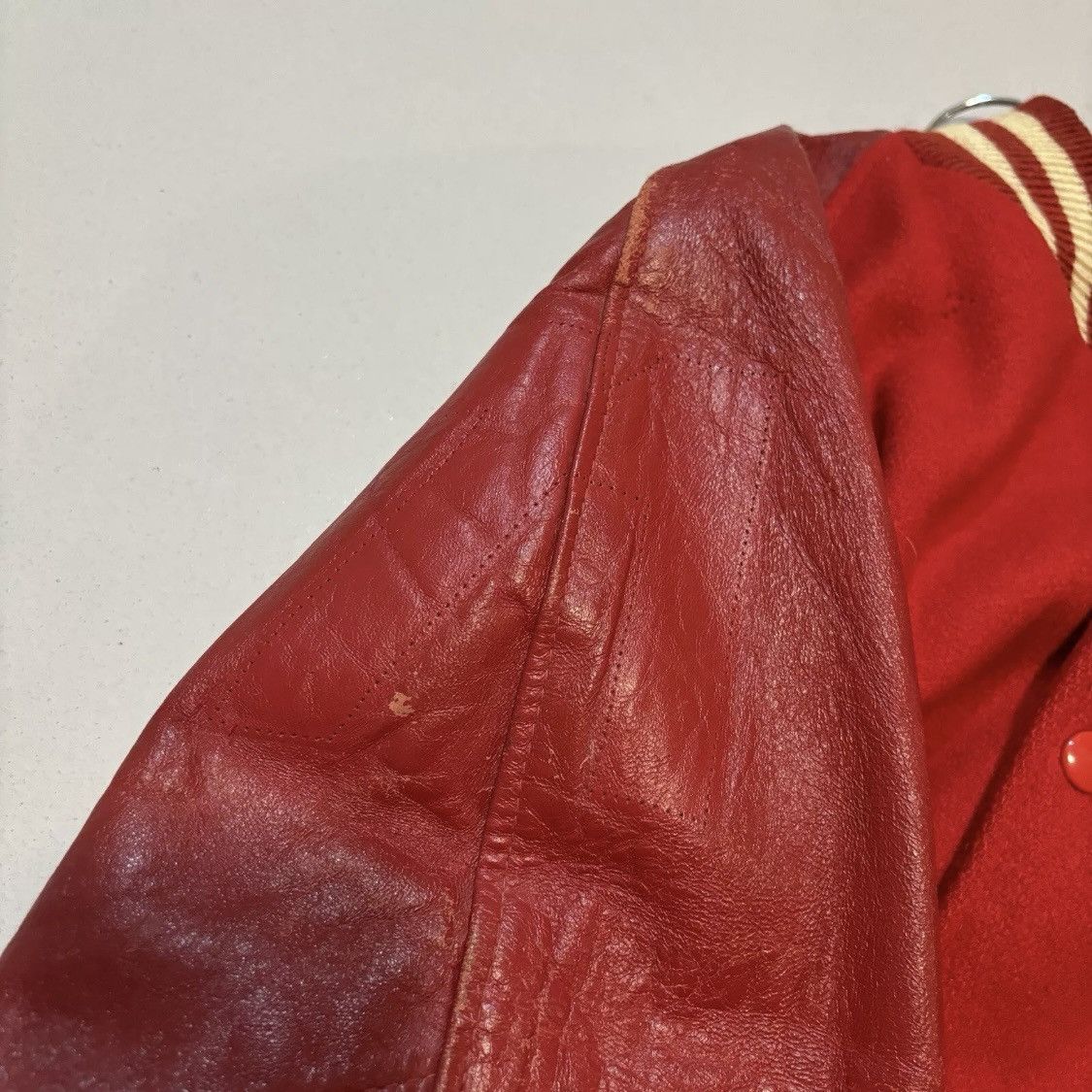Vintage 50s 60s True Vintage Varsity Jacket Red Horseshoe Brand Sz L Size US L / EU 52-54 / 3 - 8 Thumbnail