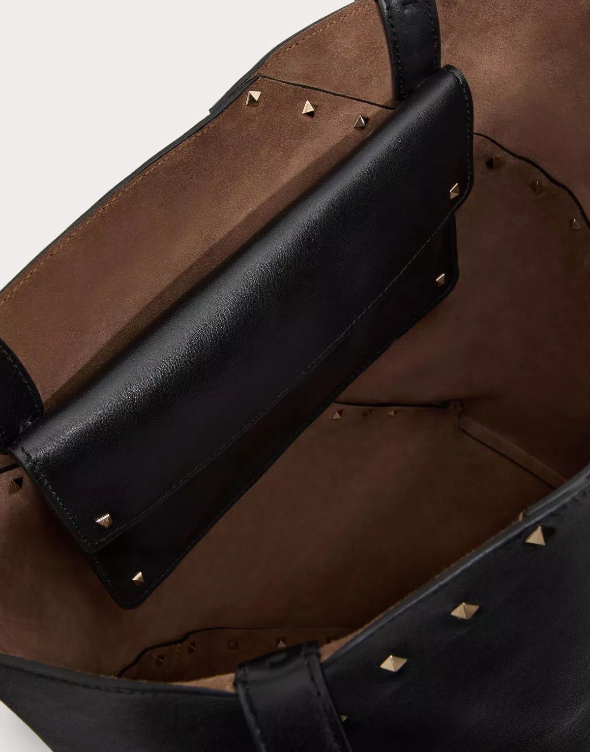 Valentino oc11z0725 Size:OS/ Wispy Shopping Bag In Calfskin in Black Size ONE SIZE - 6 Thumbnail