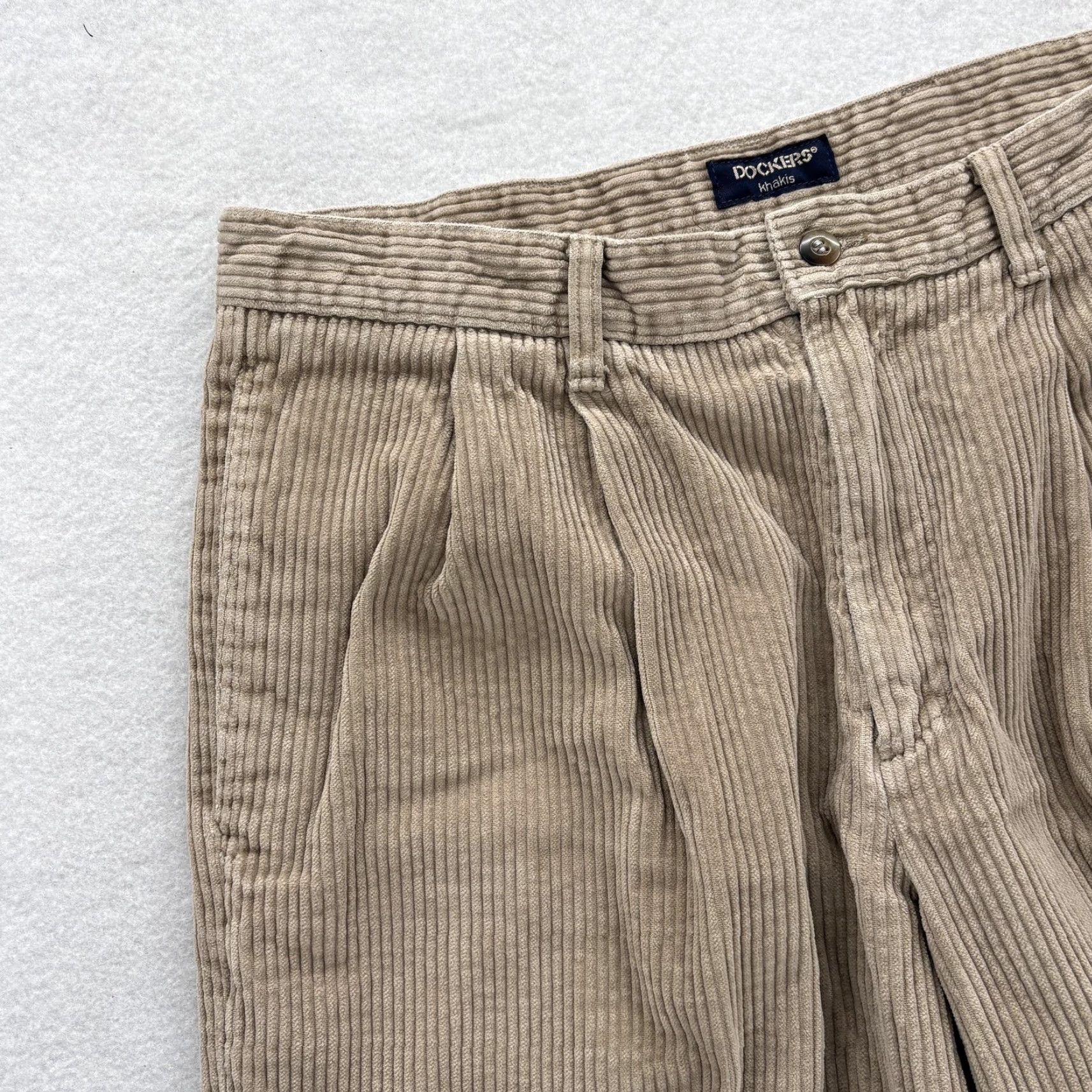 Dockers VINTAGE Dockers Khakis Corduroy Pants Mens 34x29 Beige Relaxed Pleated 90s Size US 34 / EU 50 - 3 Thumbnail