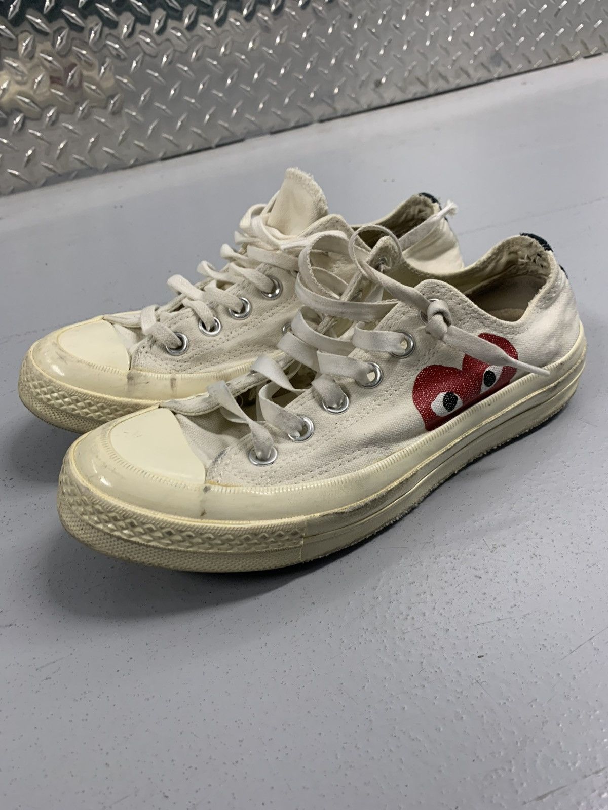 Comme des Garcons PLAY × Converse Converse x Comme des Garçons PLAY Low Top Sneakers Size 5 Size US 5 / EU 37 - 1 Thumbnail