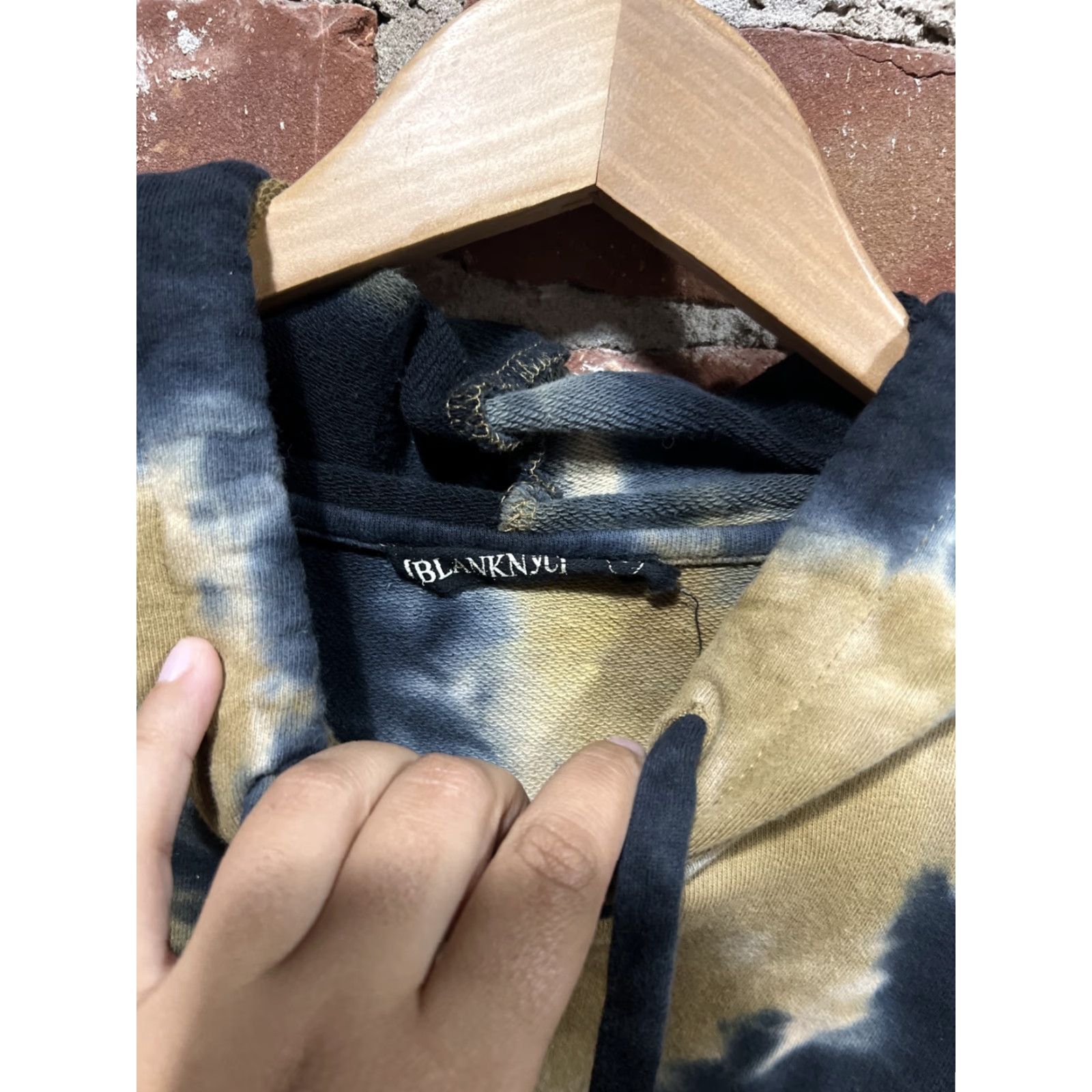 Vintage VINTAGE Blank NYC Small Crop Top Hoodie Sweater Tie Dye Acid Wash Womens Size S / US 4 / IT 40 - 2 Thumbnail