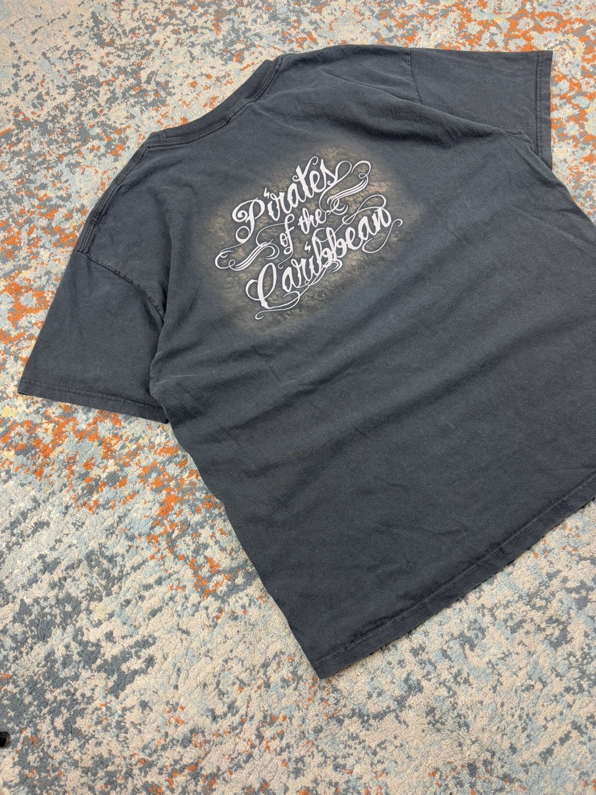 Vintage Vintage 00s Pirates of the Caribbean movie promo graphic tee Size US XL / EU 56 / 4 - 4 Thumbnail