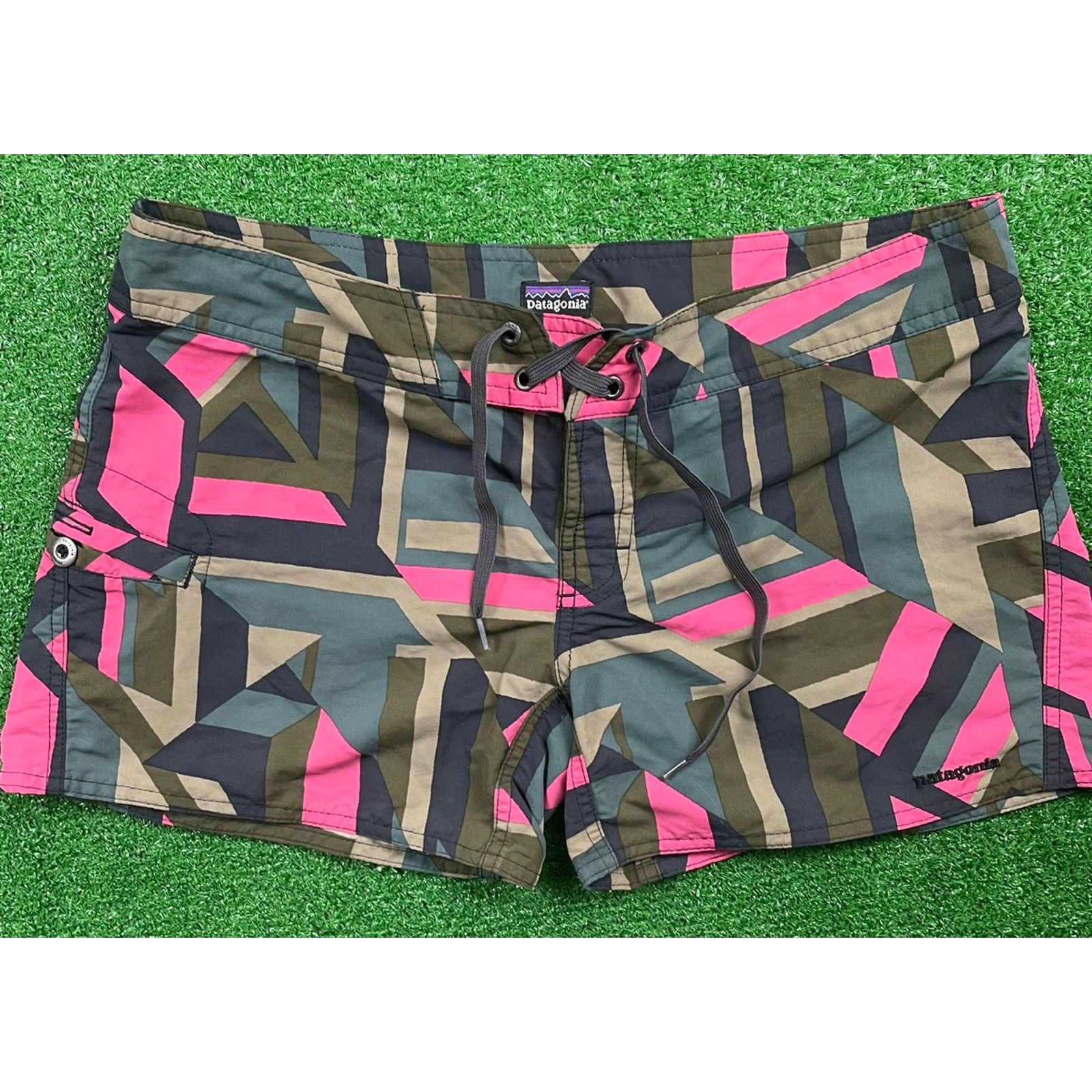 Patagonia Patagonia Aztec Shorts Green Black Blue Pink Beige 76552SP12 Size 31" - 2 Thumbnail