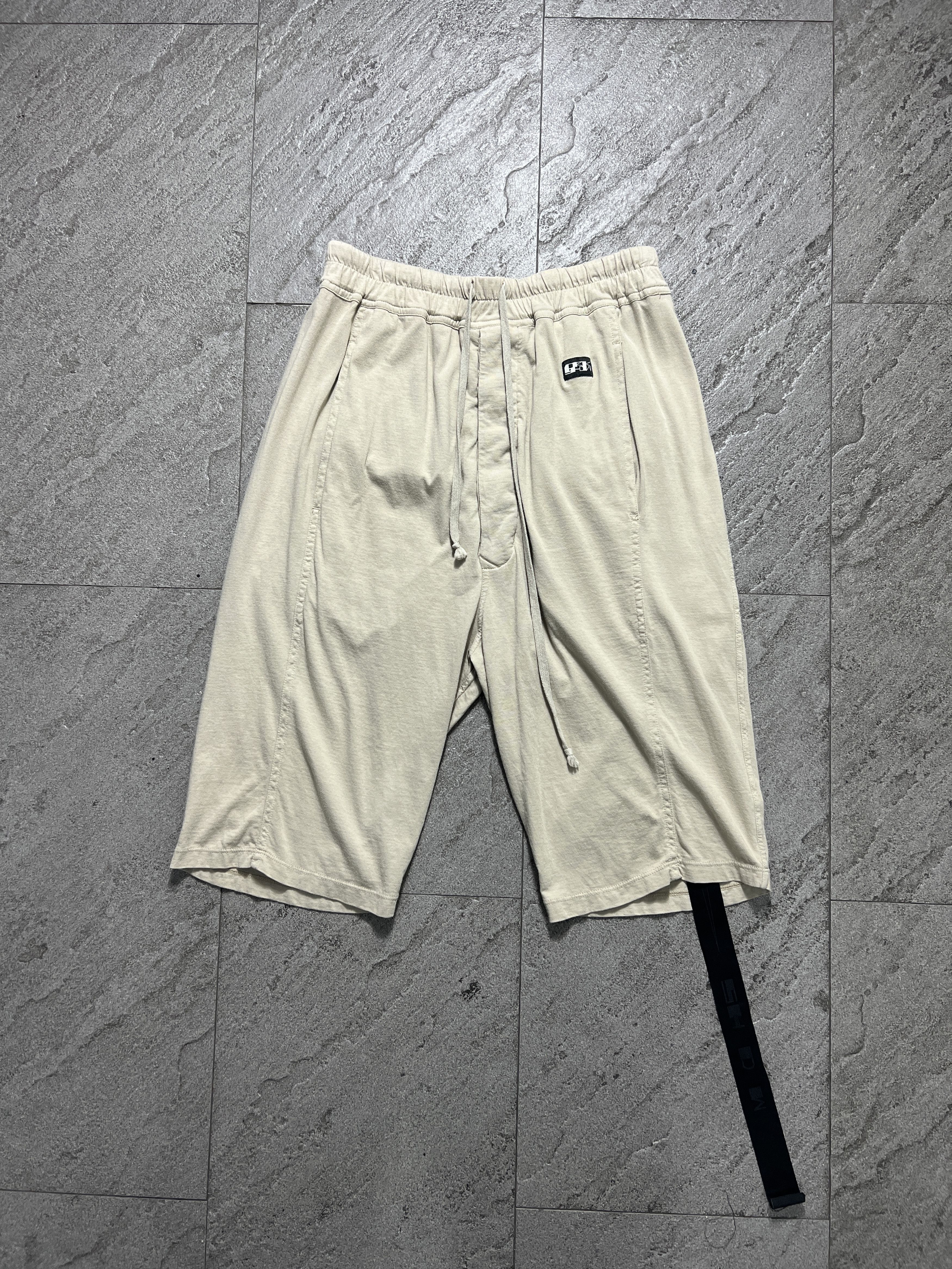 Rick Owens Drkshdw Rick Owens DRKSHDW Pearl Pods Shorts S Beige Size US 31 - 1 Thumbnail