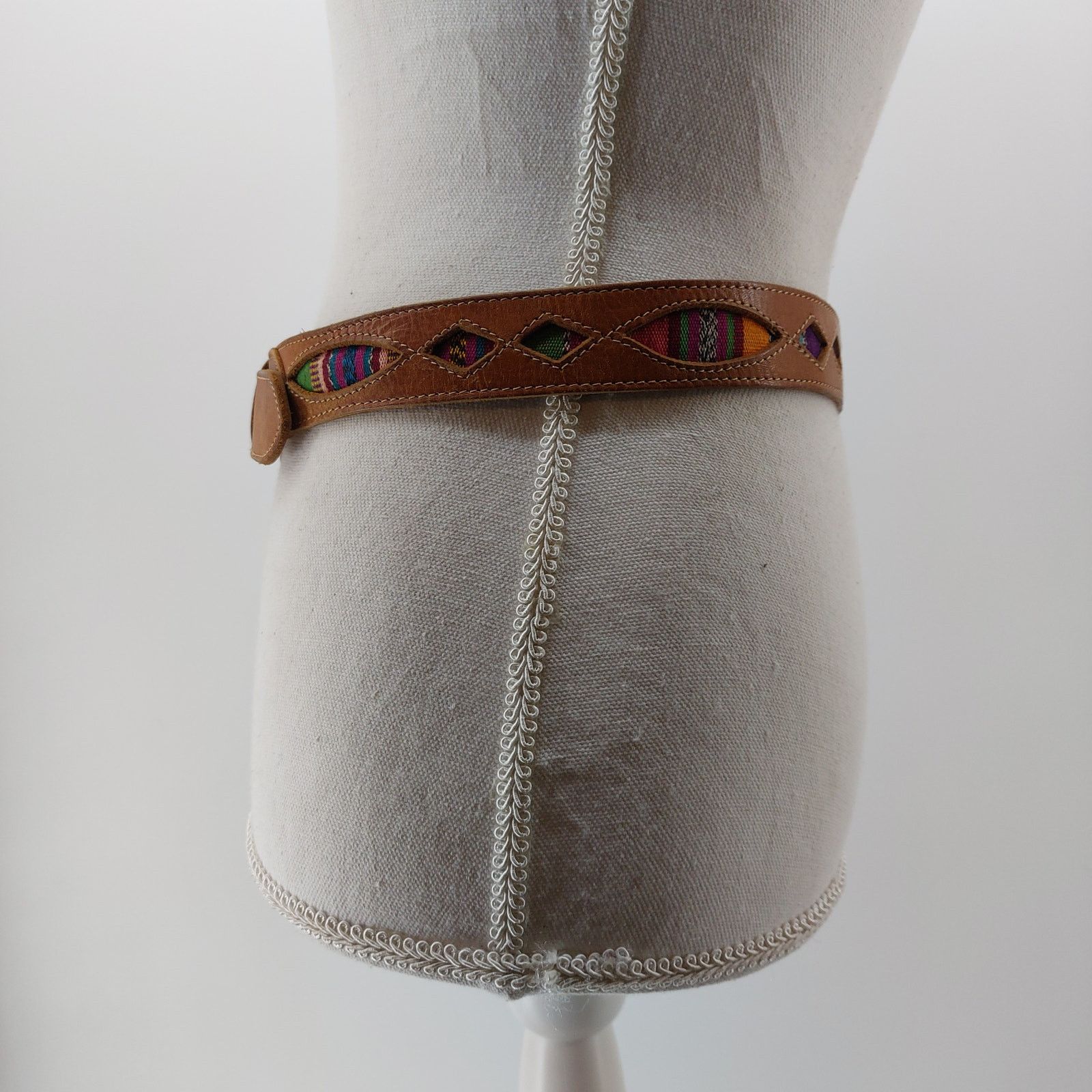 Vintage Women's Hand Woven Guatemalan Leather Belt Size Medium Size ONE SIZE - 2 Thumbnail