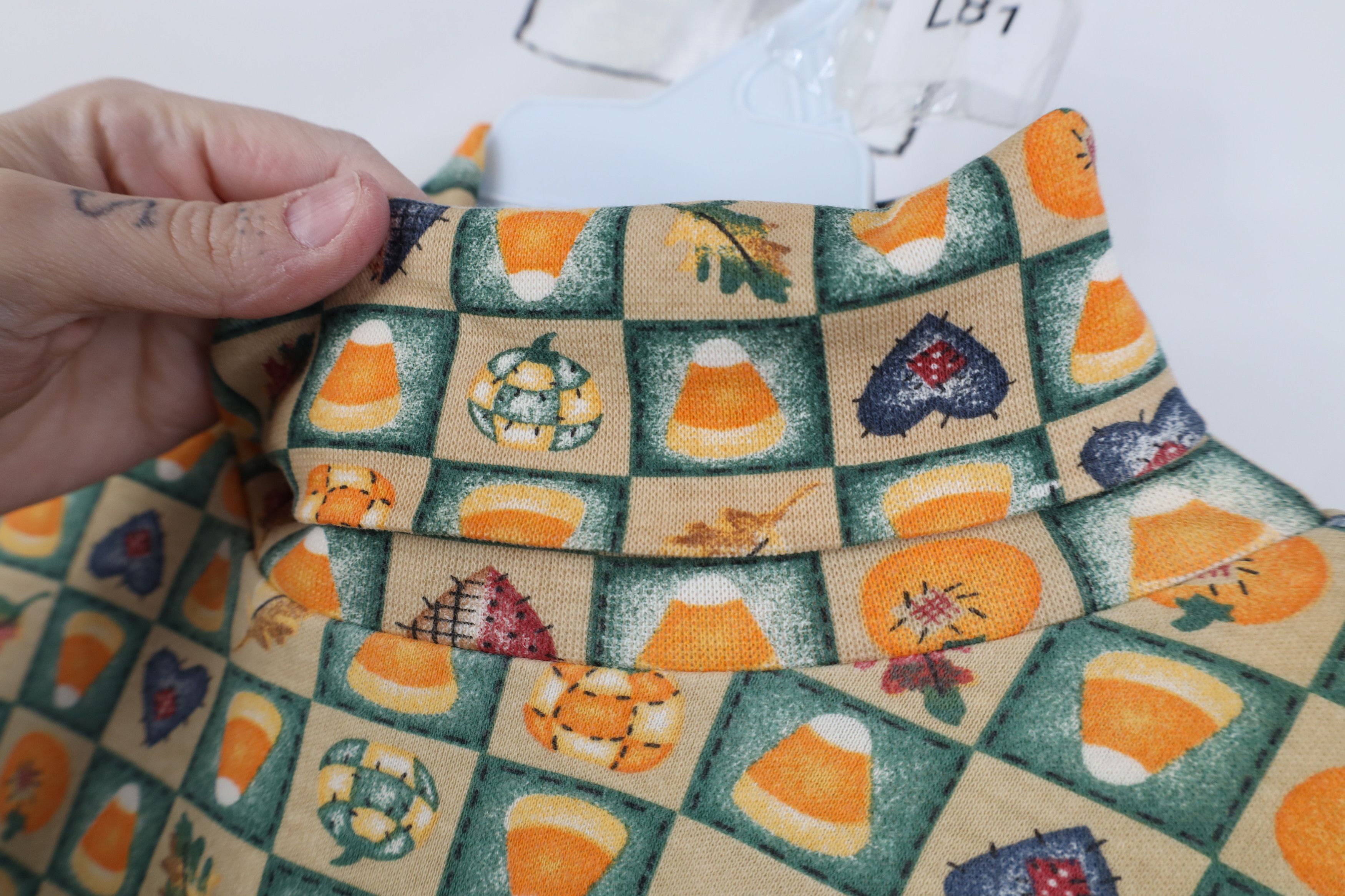 Vintage Vintage 90s Halloween Candy Corn Pumpkin Turtleneck T-Shirt Size L / US 10 / IT 46 - 5 Thumbnail