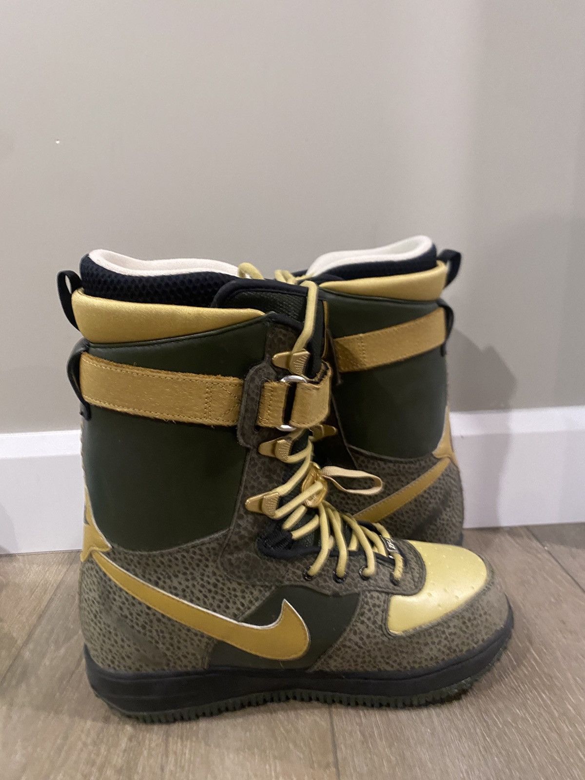 Nike Nike Zoom Force 1 Snowboard Boots Dark Army Green & Mtl Gold Size US 9 / EU 42 - 4 Thumbnail