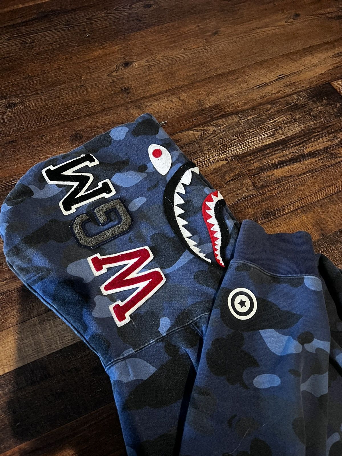 Bape Bape “busy shark” hoodie Size US M / EU 48-50 / 2 - 2 Thumbnail