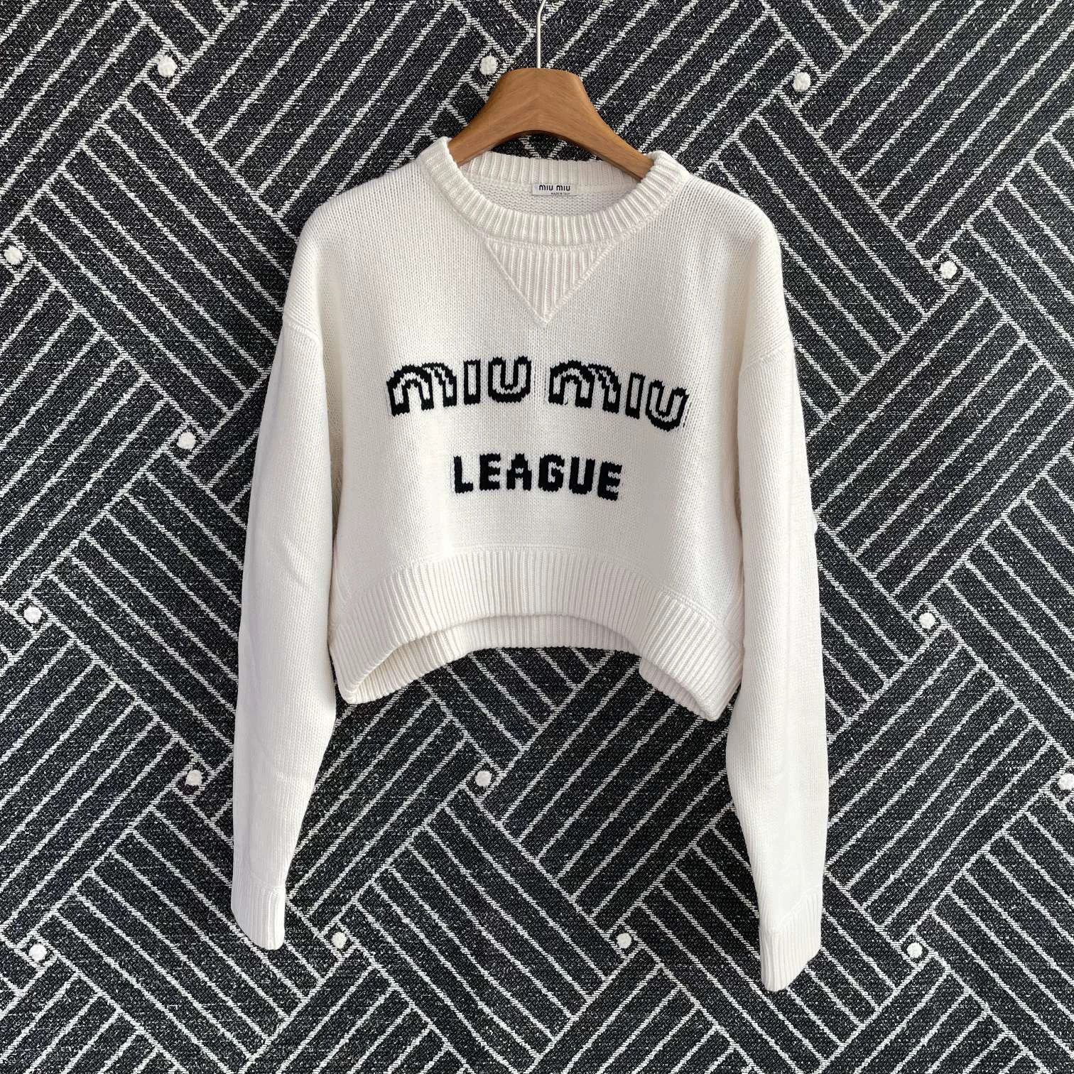 Miu Miu MIU MIU white cashmere logo sweater women's 38 Size S / US 4 / IT 40 - 1 Thumbnail