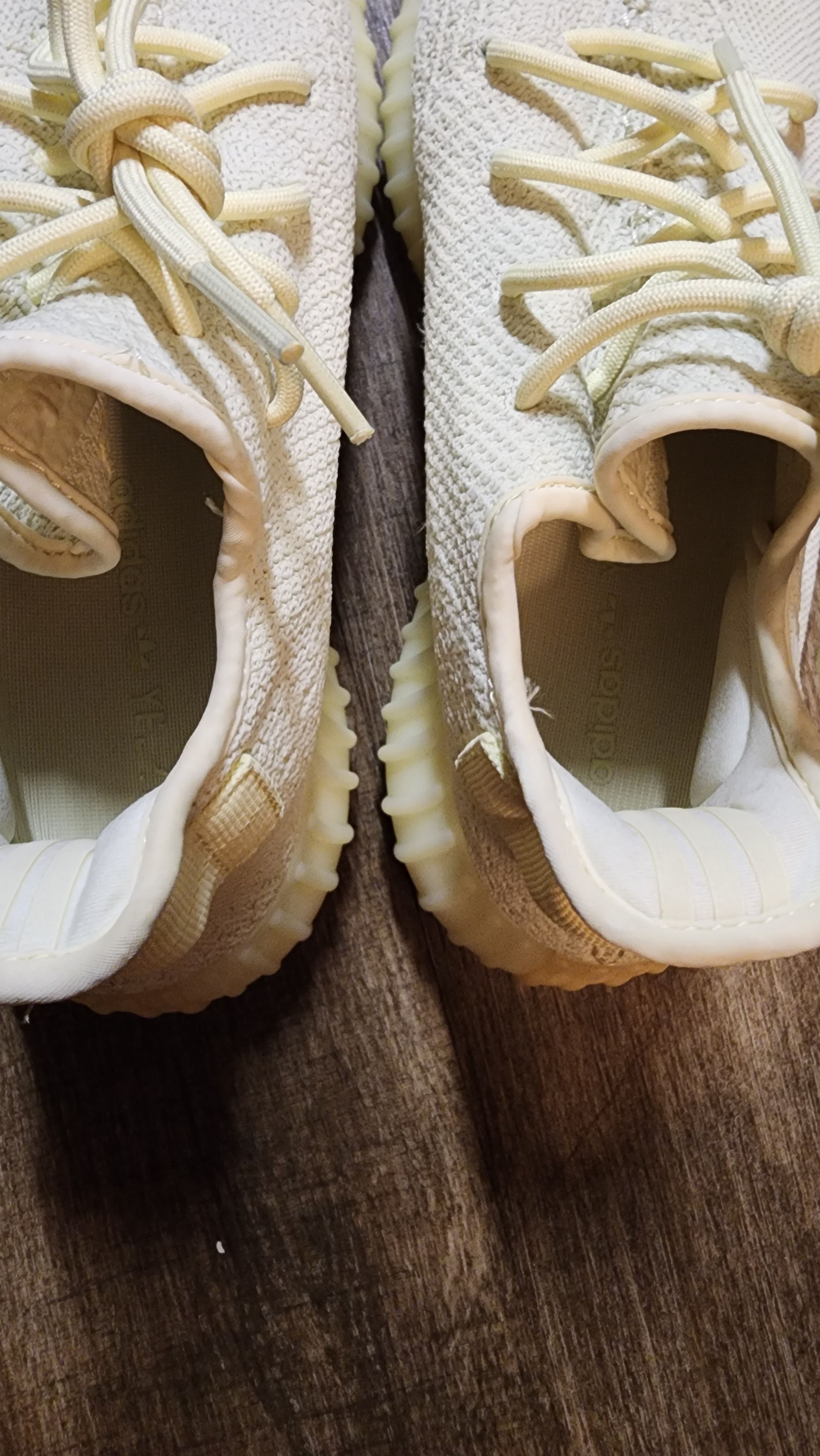 Adidas Yeezy 350 v2 butter Size US 9.5 / EU 42-43 - 2 Thumbnail