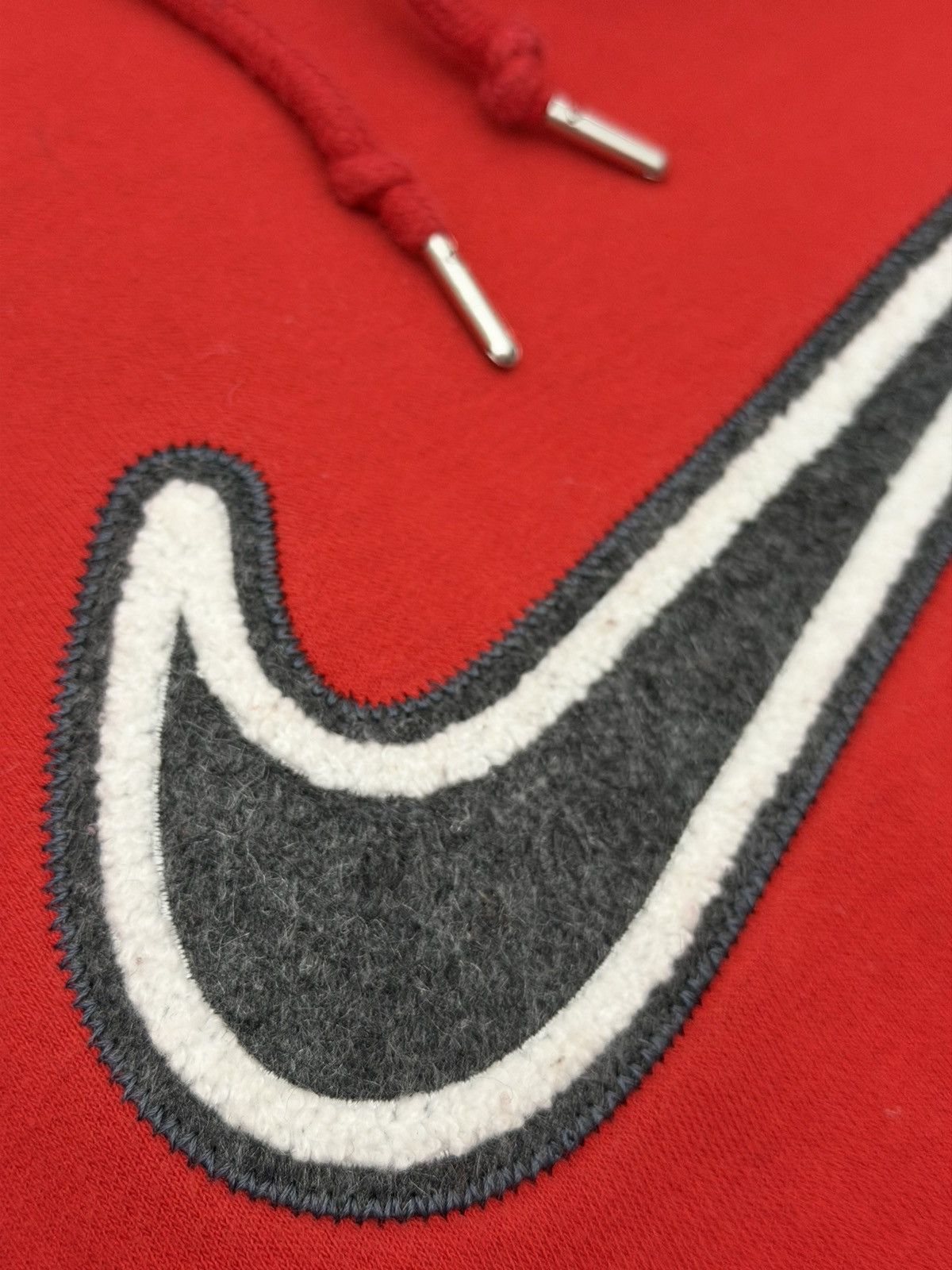 Nike Nike Check Swoosh Embroidered Logo Red Hoodie Size Large Size US L / EU 52-54 / 3 - 7 Thumbnail