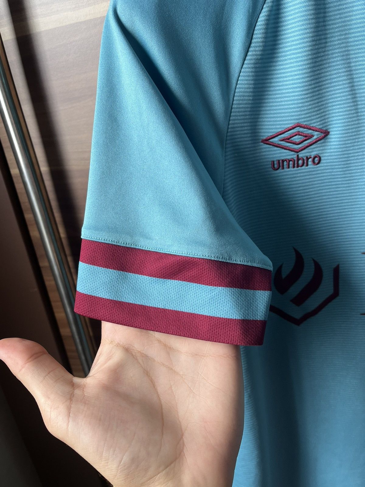 Umbro Umbro Burnley Football Jersey #36 Jordan Away 2022/2023 Size US S / EU 44-46 / 1 - 4 Thumbnail