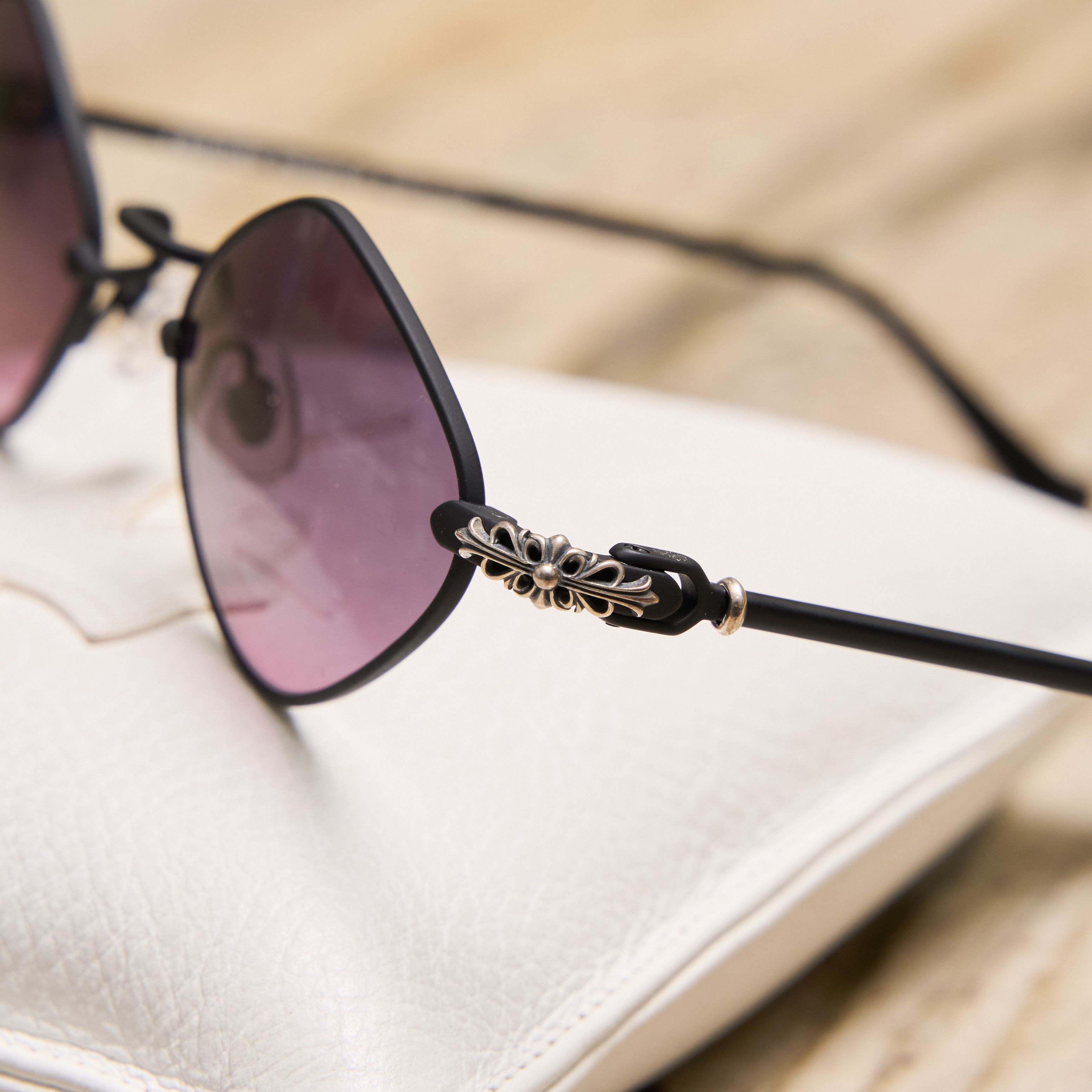 Chrome Hearts CHROME HEARTS DIAMOND DOG Matte Black/Matte Black-Plastic Size ONE SIZE - 4 Thumbnail