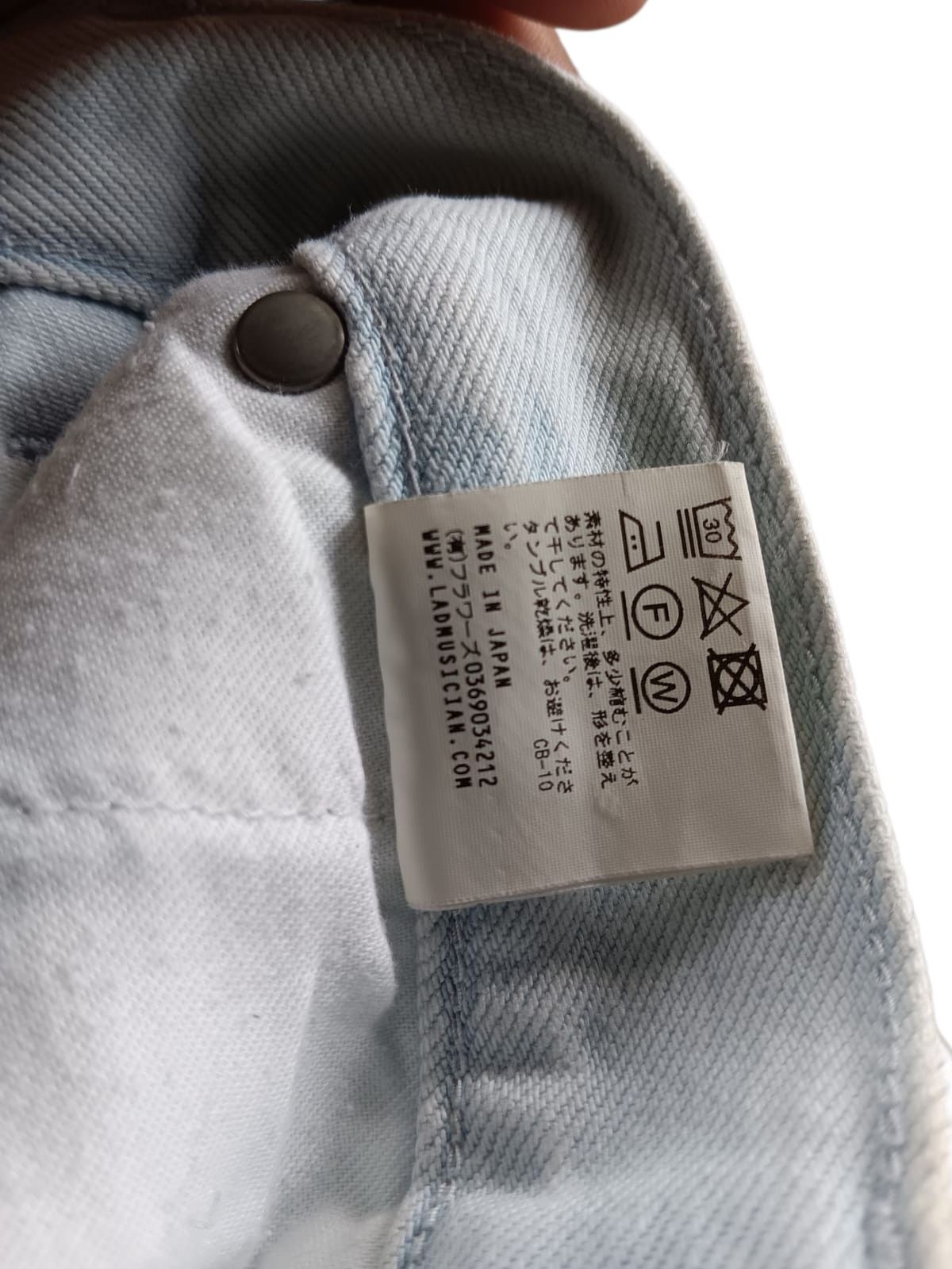 Lad Musician Splatter distressed light blue baggy jeans Size US 32 / EU 48 - 9 Thumbnail