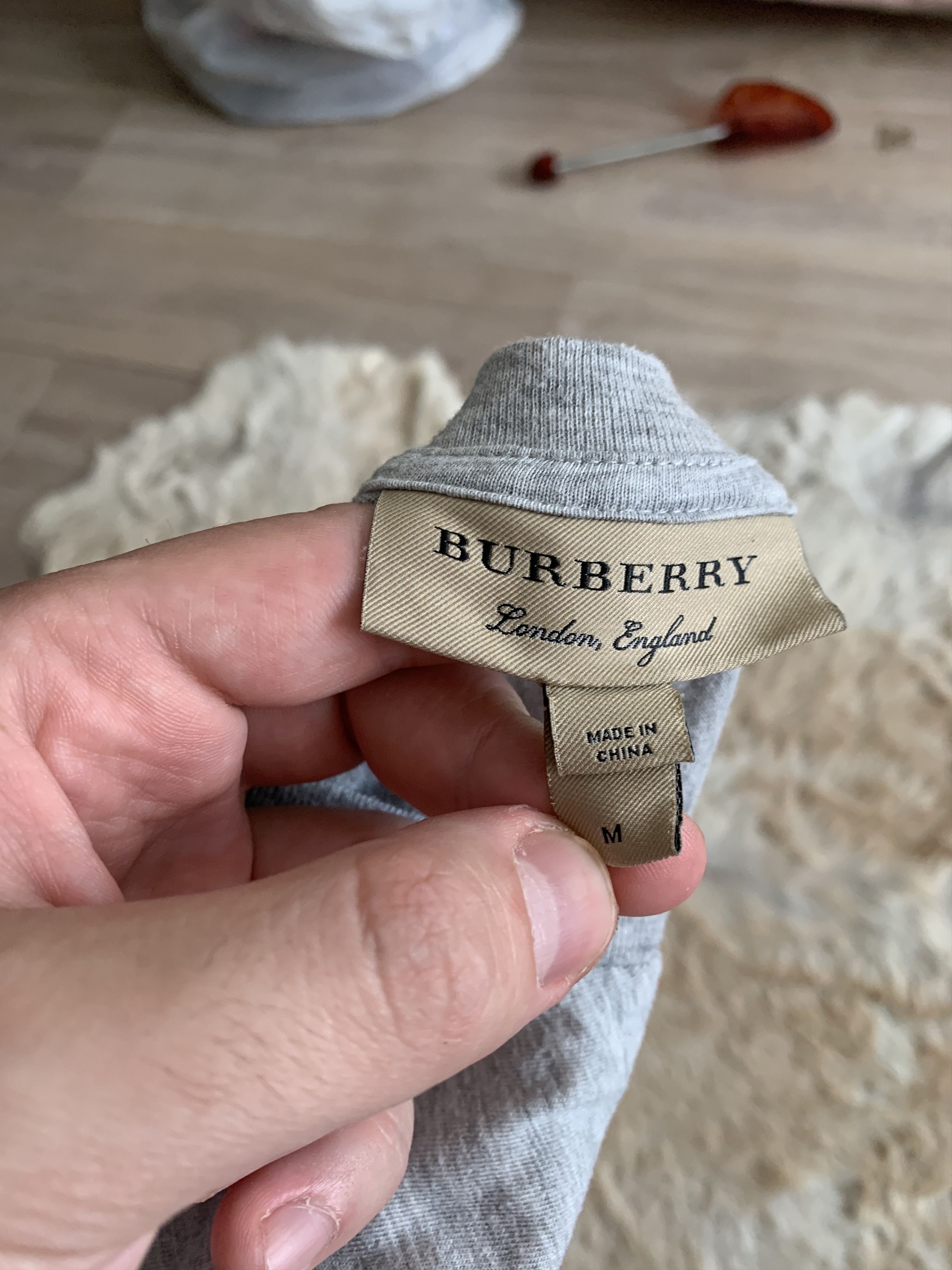 Burberry Burberry London England big logo t-shirt transparent logo M Size US M / EU 48-50 / 2 - 4 Thumbnail