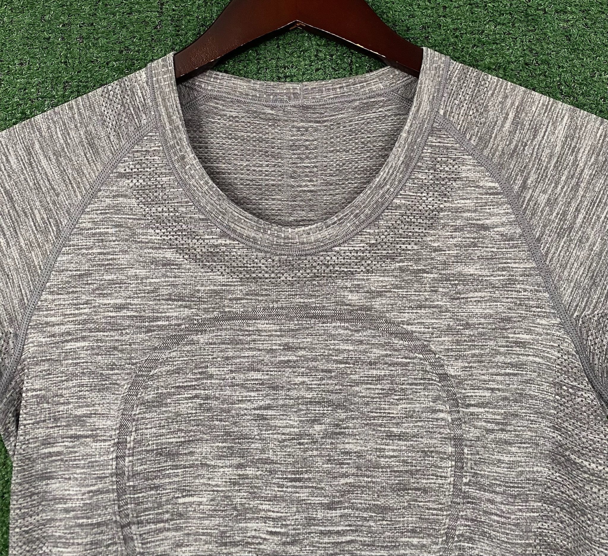 Lululemon Lululemon Swiftly Tech Short Sleeve Grey Shirt Size 8 Size M / US 6-8 / IT 42-44 - 2 Thumbnail