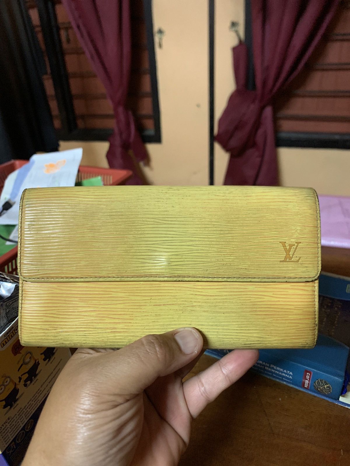 Louis Vuitton EPI Wallet Louis Vuitton Size ONE SIZE - 1 Thumbnail