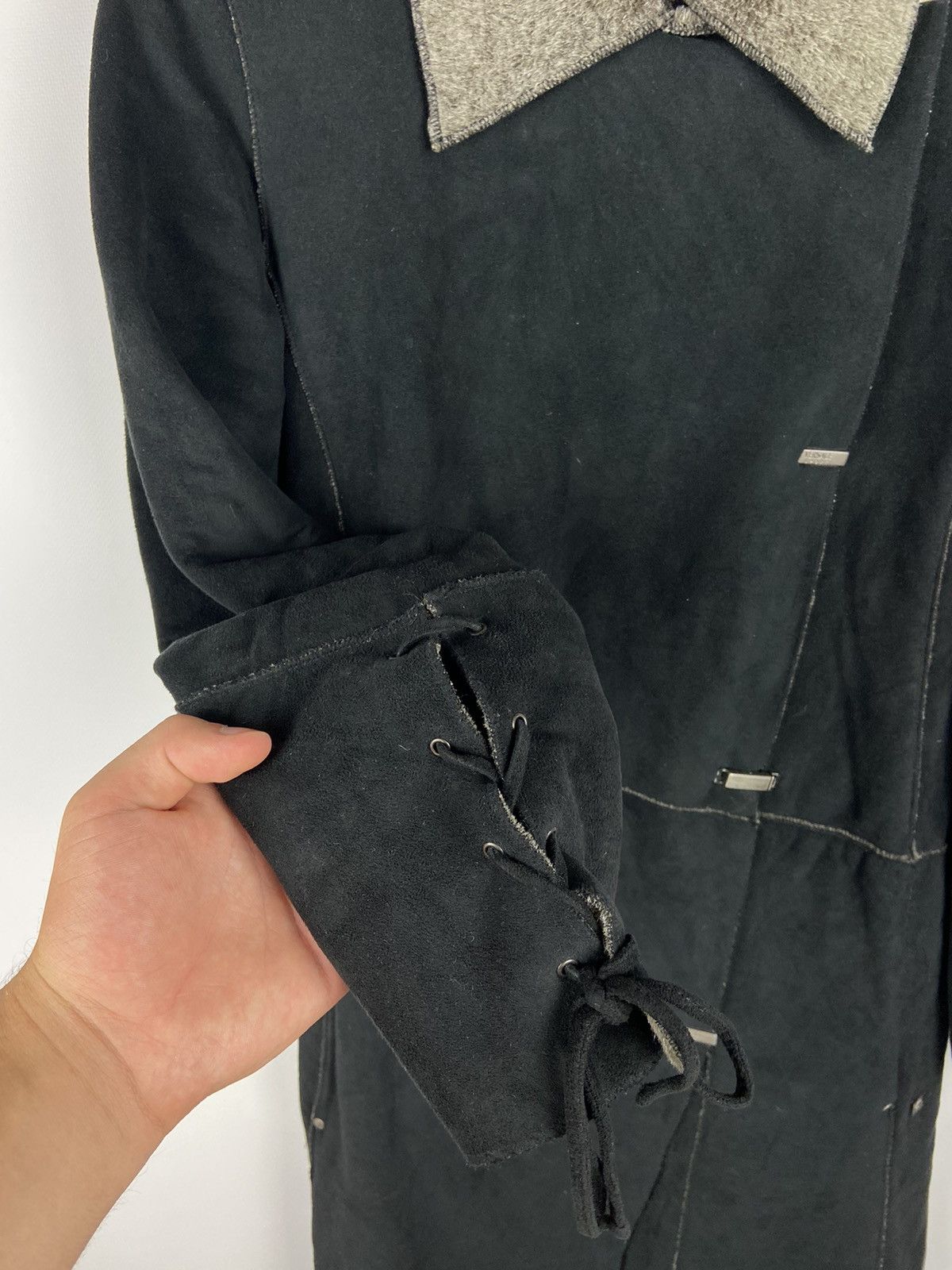 Vintage Vintage Versace Sport Black Micro Suede Faux Fur Lined Coat Size S / US 4 / IT 40 - 12 Thumbnail