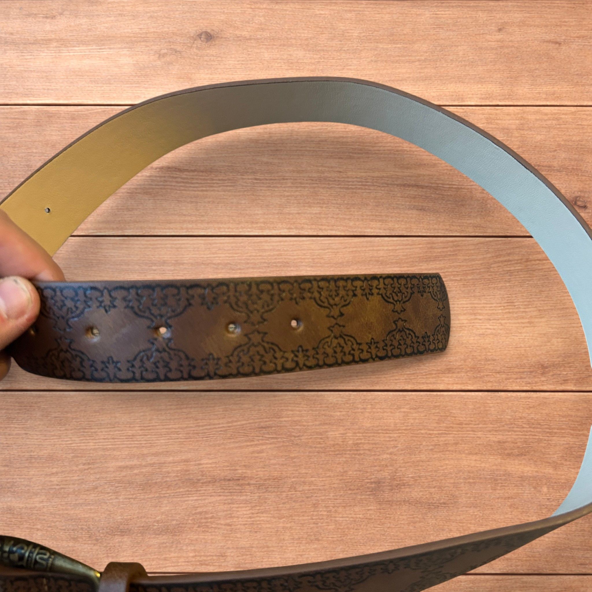 Japanese Brand Faux leather western cowboy belt in brown with bronze trim. Size ONE SIZE - 4 Thumbnail