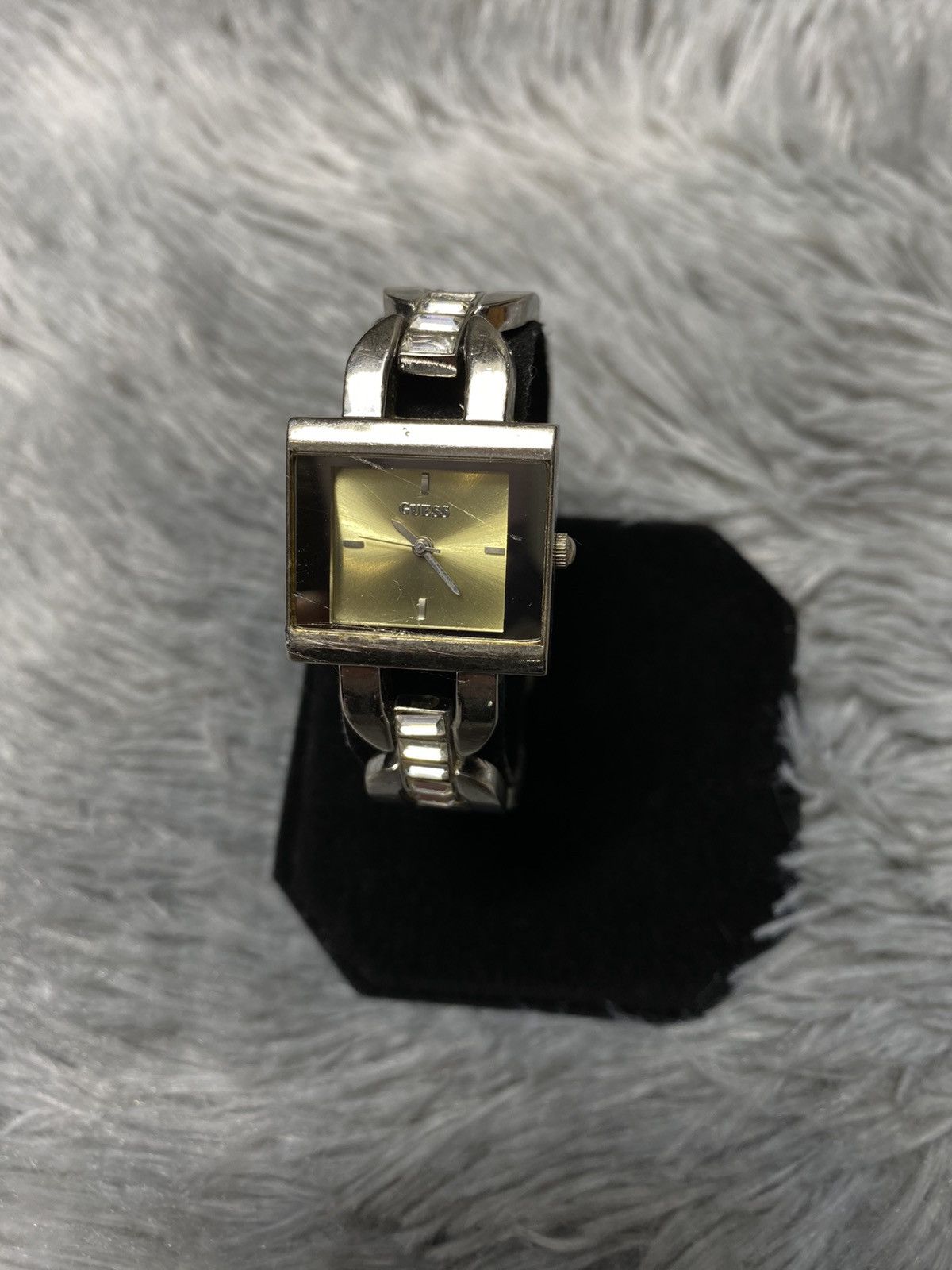 Guess × Japanese Brand × Vintage Golden Radiance Guess Watch | Japanese Brand Size ONE SIZE - 12 Thumbnail