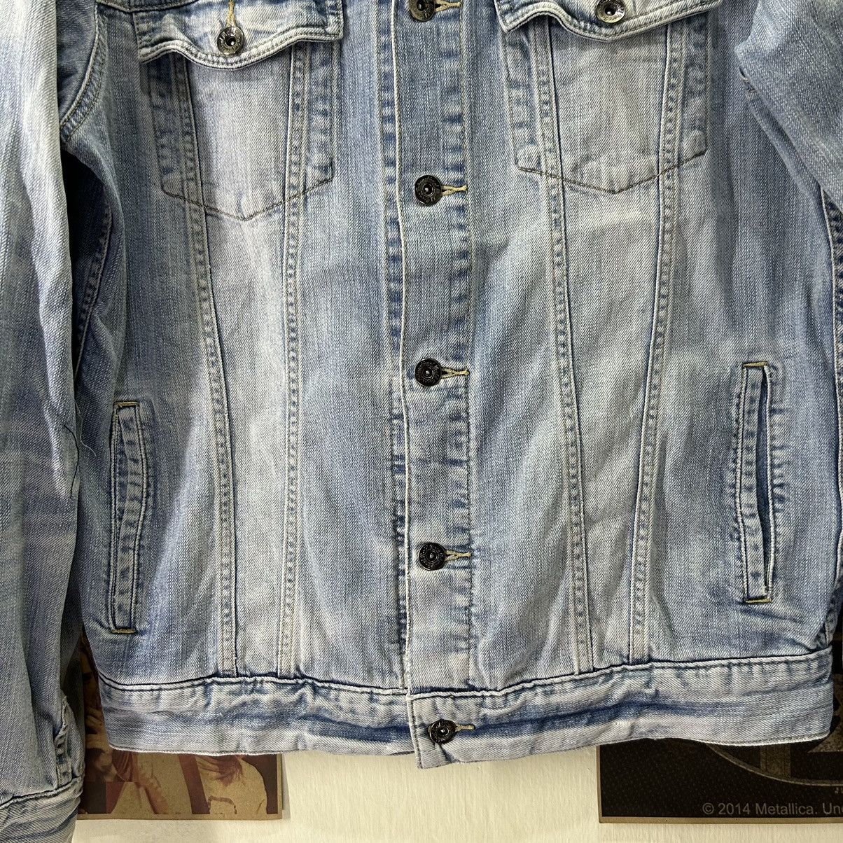 Japanese Brand × Vintage Vintage Japanese Brand Wash Blue Distressed Trucker Jacket Size US L / EU 52-54 / 3 - 3 Thumbnail