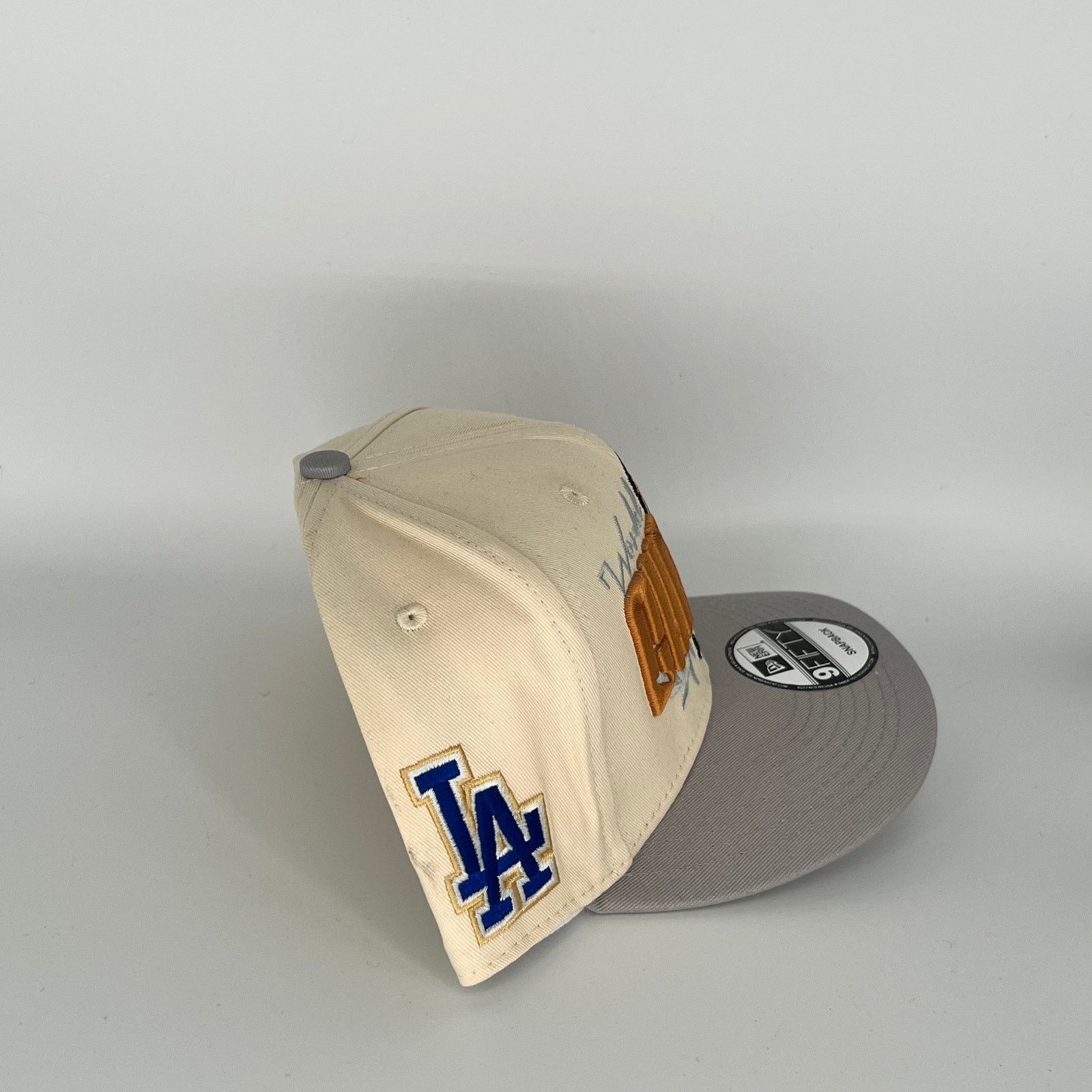 New Era White/Grey Los Angeles Dodgers 2024 Series World Champions Size ONE SIZE - 3 Thumbnail
