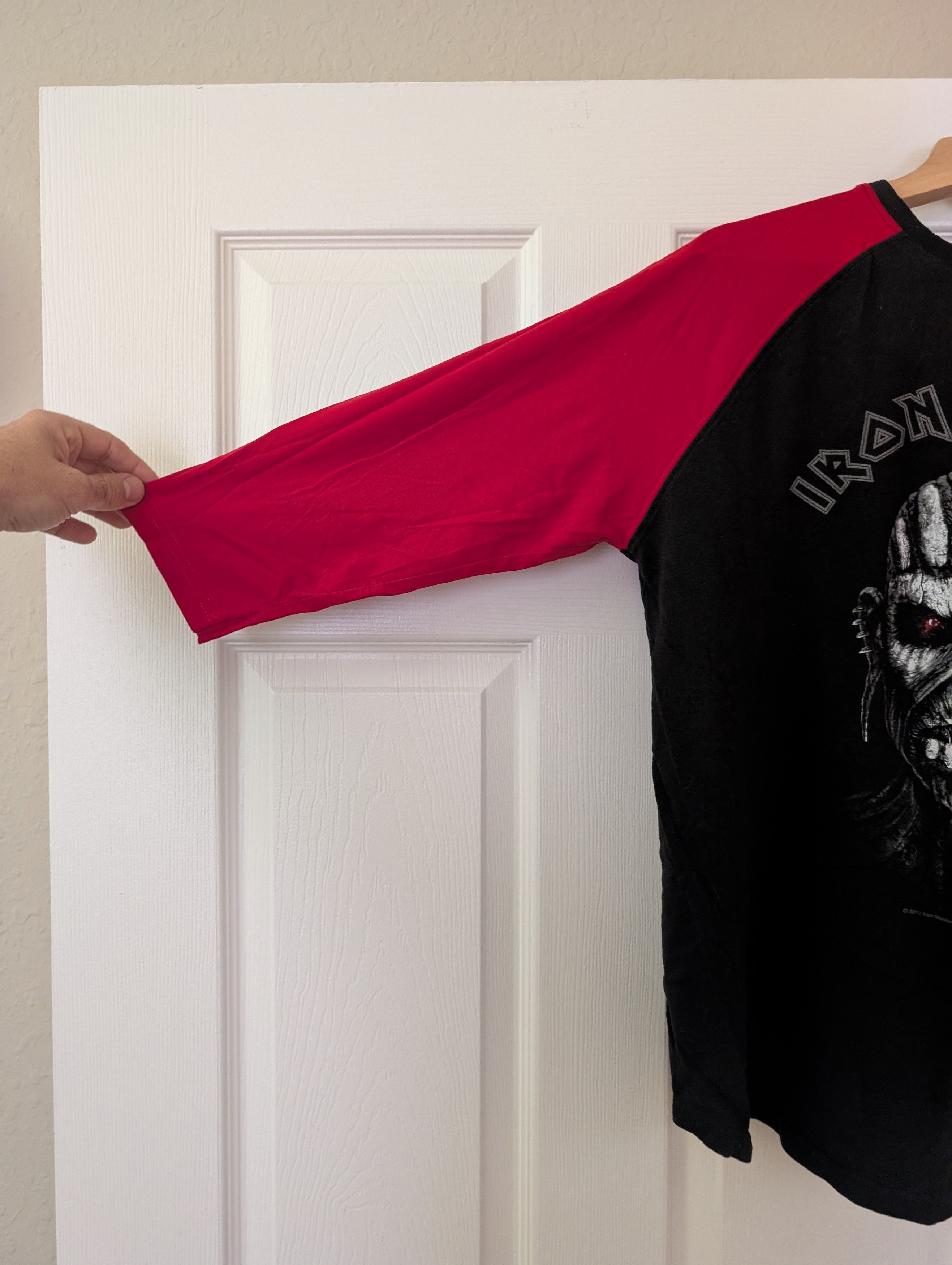 Iron Maiden 2017 Iron Maiden Raglan T-Shirt - Book of Souls - Black/Red Size US L / EU 52-54 / 3 - 3 Thumbnail