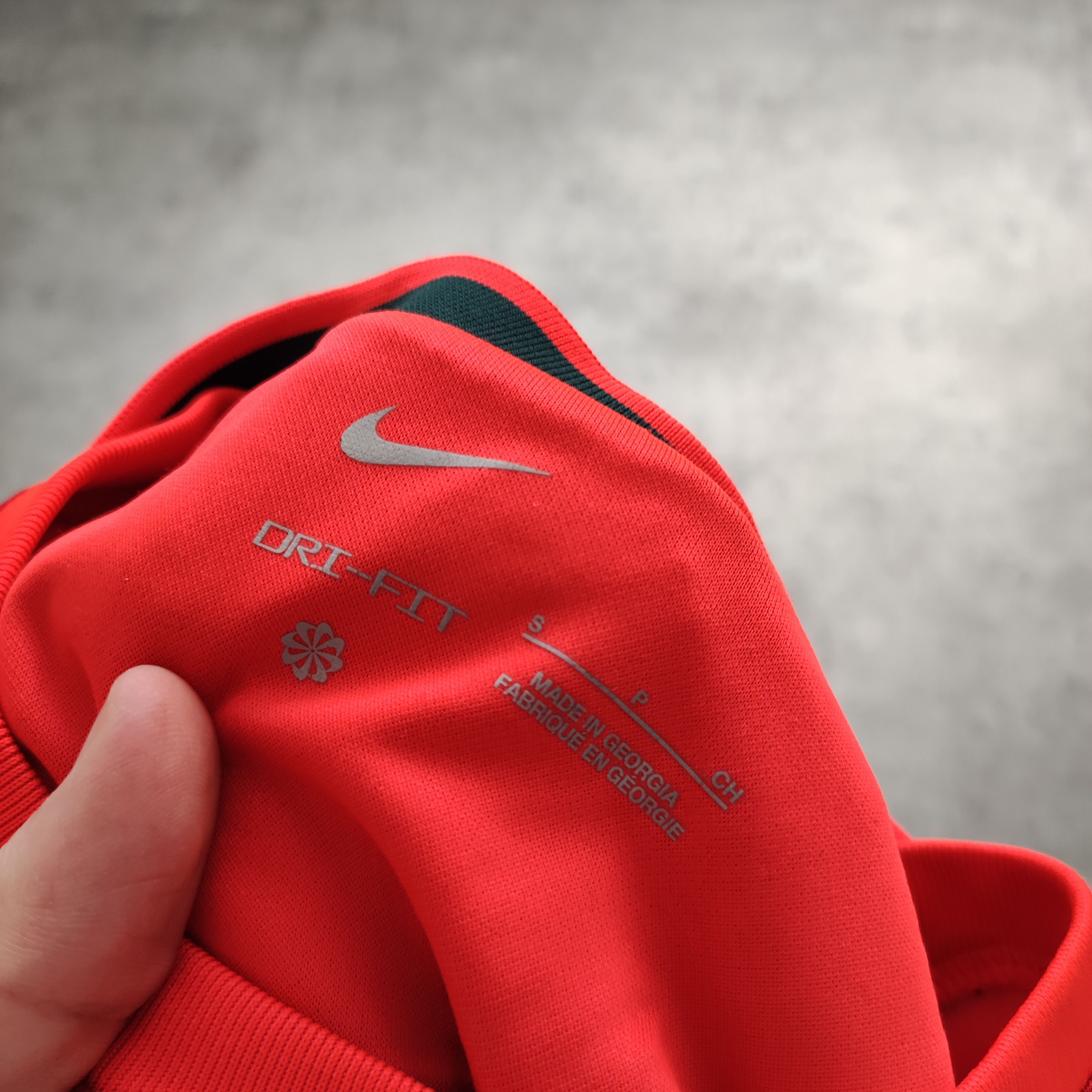 Nike Liverpool FC Football Home 2021/22 Nike Authentic Jersey Size US S / EU 44-46 / 1 - 7 Thumbnail